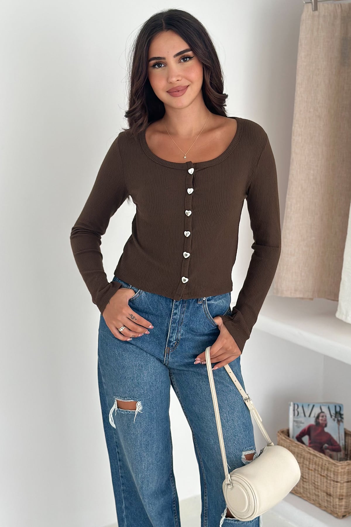 “Soft Button” Bluz – Sade Şıklığın Gücü