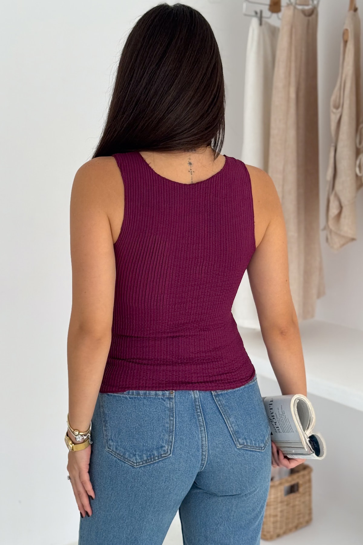Kadın Dokulu Atlet & Kolye & Sweatshirt Takım – Sıcak & Şehirli Stil