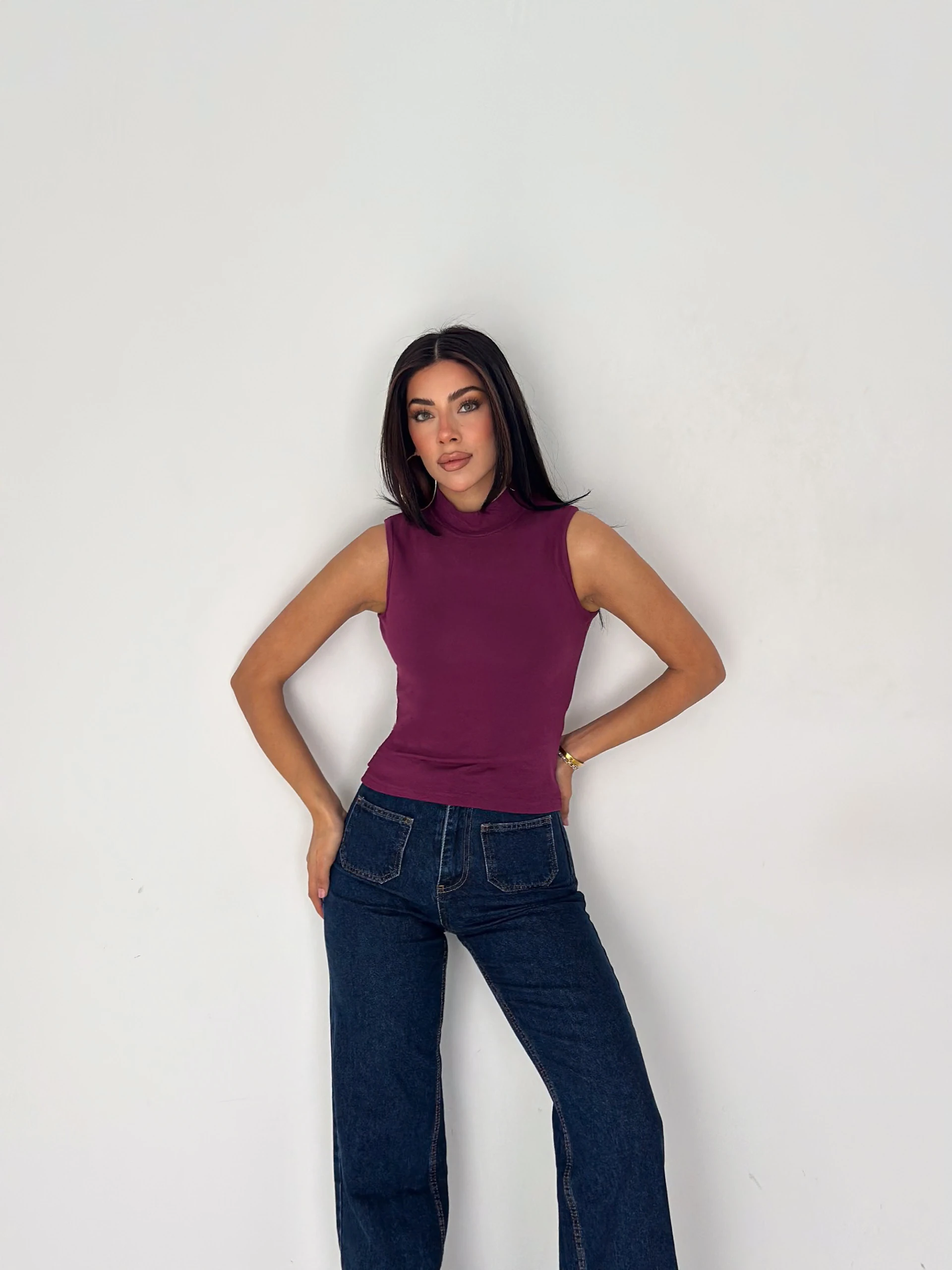 Kadın Kolsuz Boğazlı Basic Body – Sleek Core