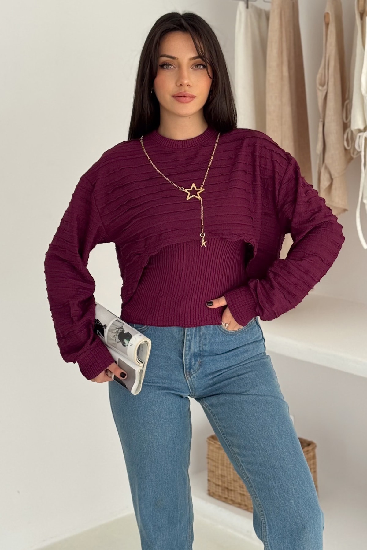 Kadın Dokulu Atlet & Kolye & Sweatshirt Takım – Sıcak & Şehirli Stil