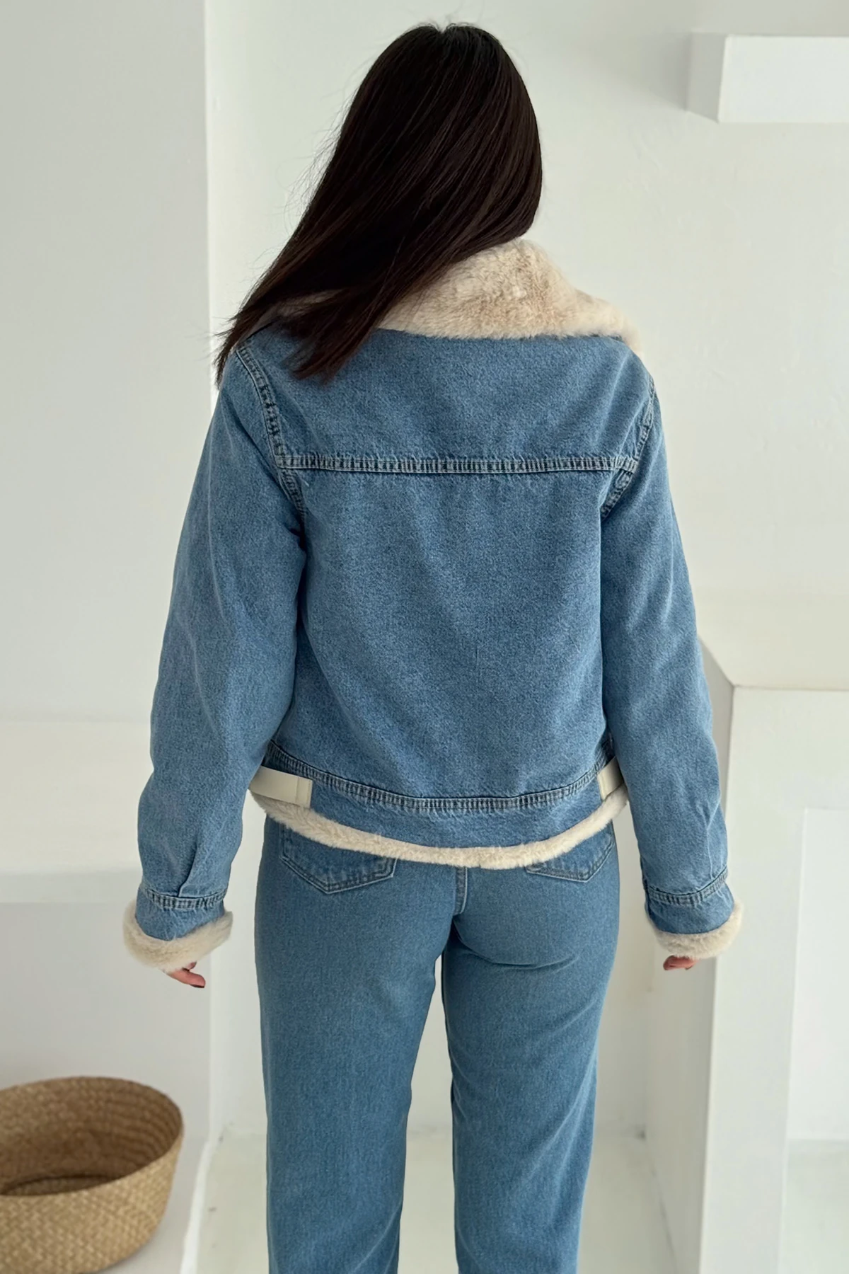 Kadın Kürk Astarlı Denim Ceket – Sıcak & Sokak Stili