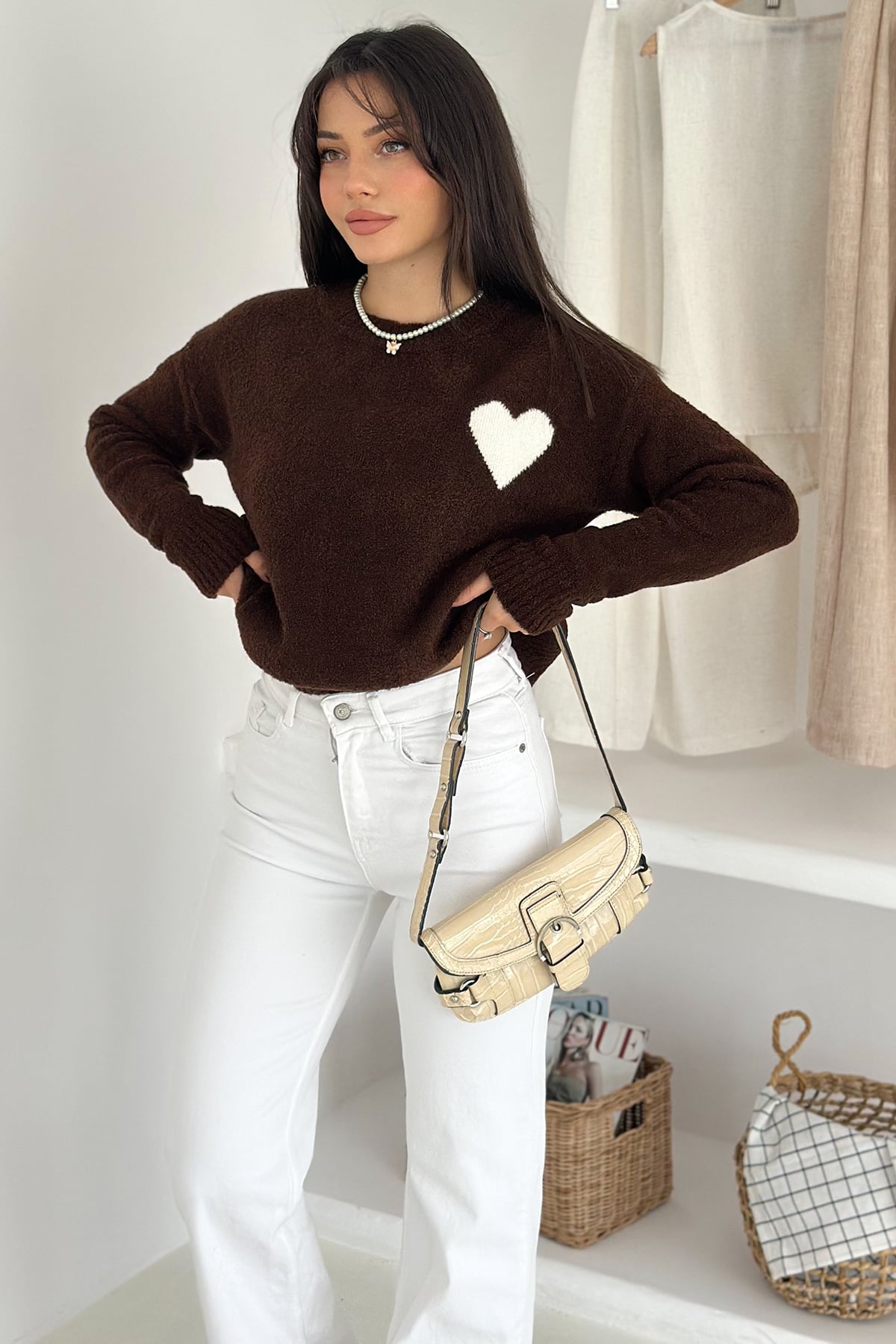 Kadın Kalpli Kalın Triko Kazak – Oversize & Minimal Romantik Stil