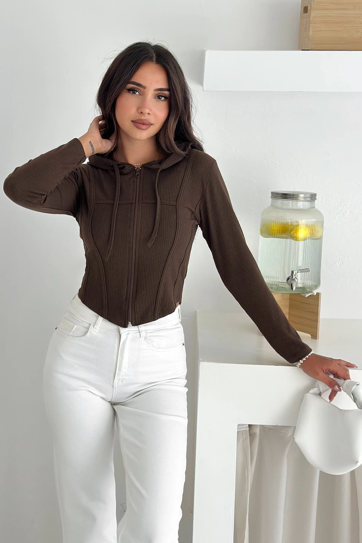 Kadın Fermuarlı Body – Minimal & Şehirli Stil