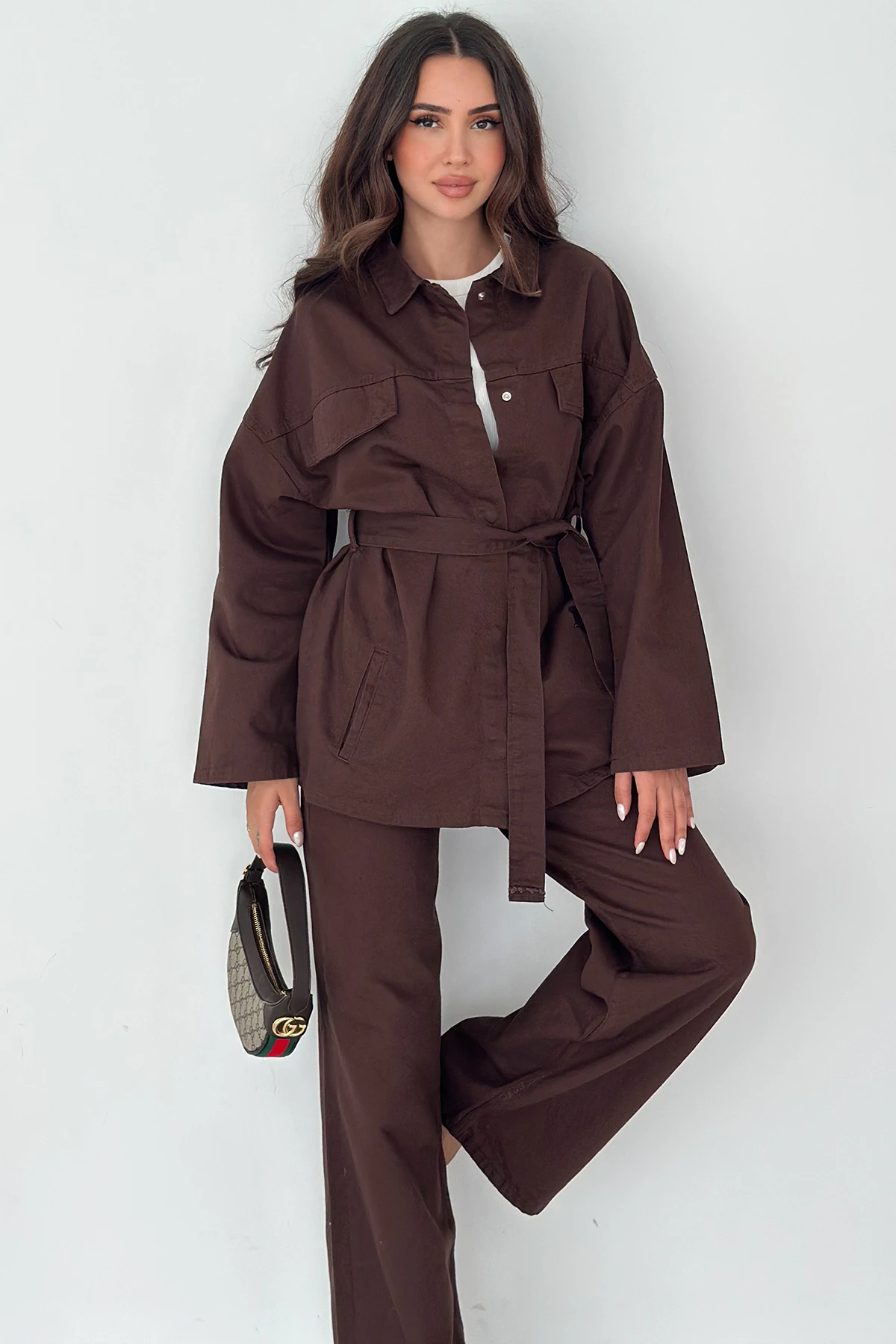 Kadın Ceket Pantolon Kuşak Detaylı Takım – Şehirli & Sofistike Stil