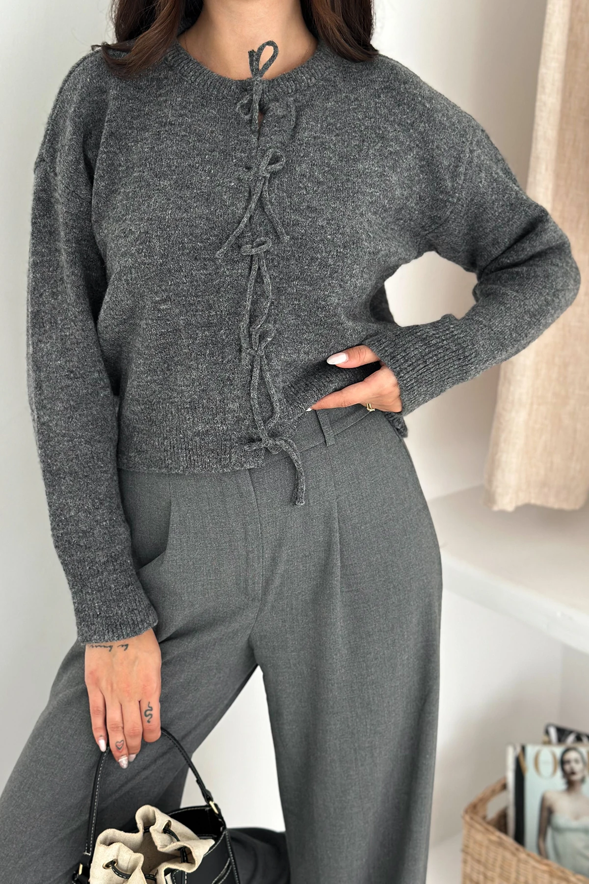 Kadın Fiyonk Detaylı Dokulu Triko – Yaratıcı & Şehirli Stil