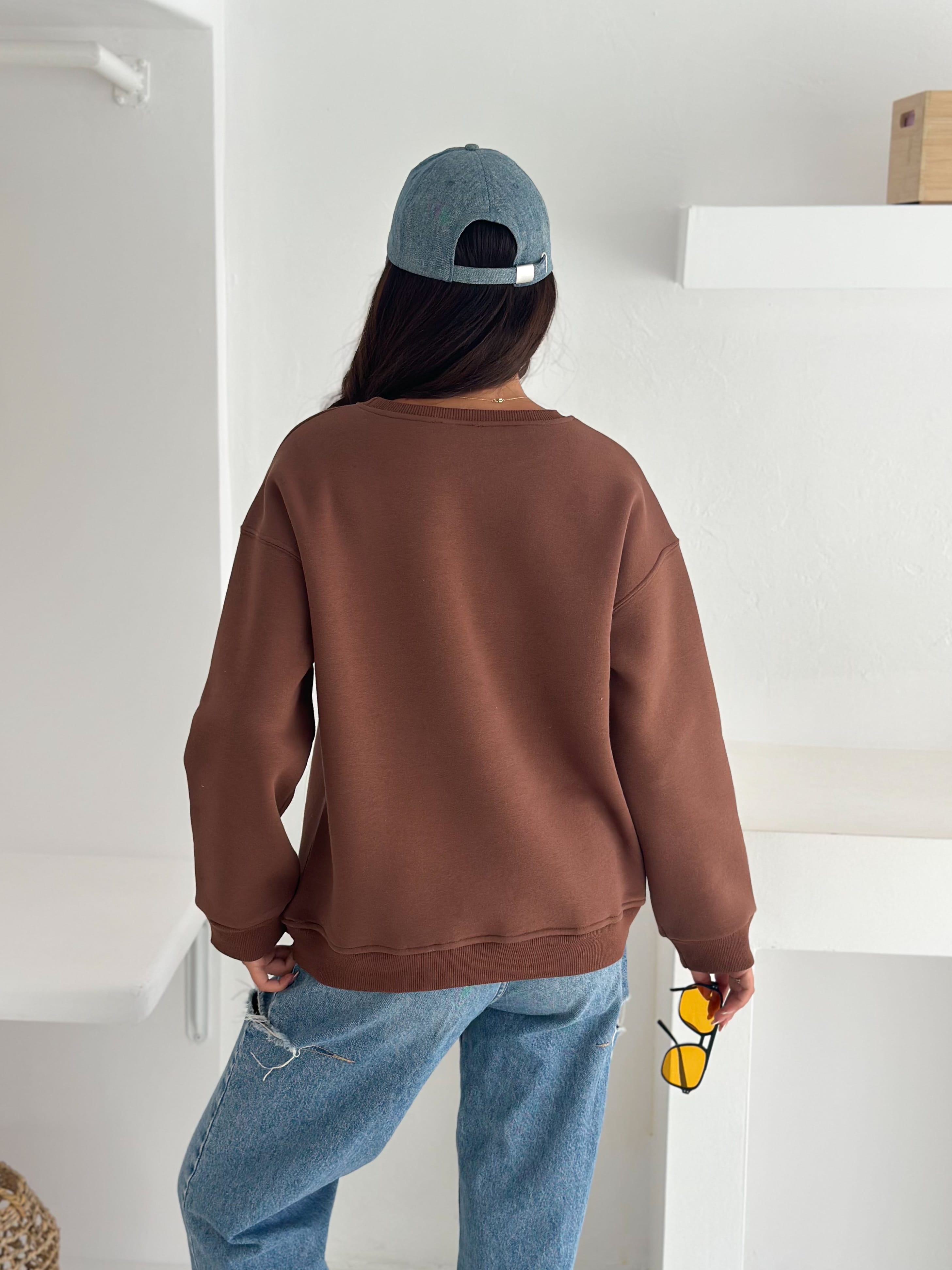 Kadın Kalp Nakışlı Sweatshirt – Sade & Sevgi Dolu Stil