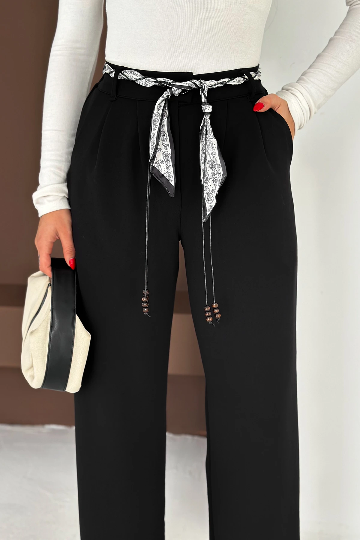 Kadın Fular Kemerli Bol Paça Pantolon – Statement Flow