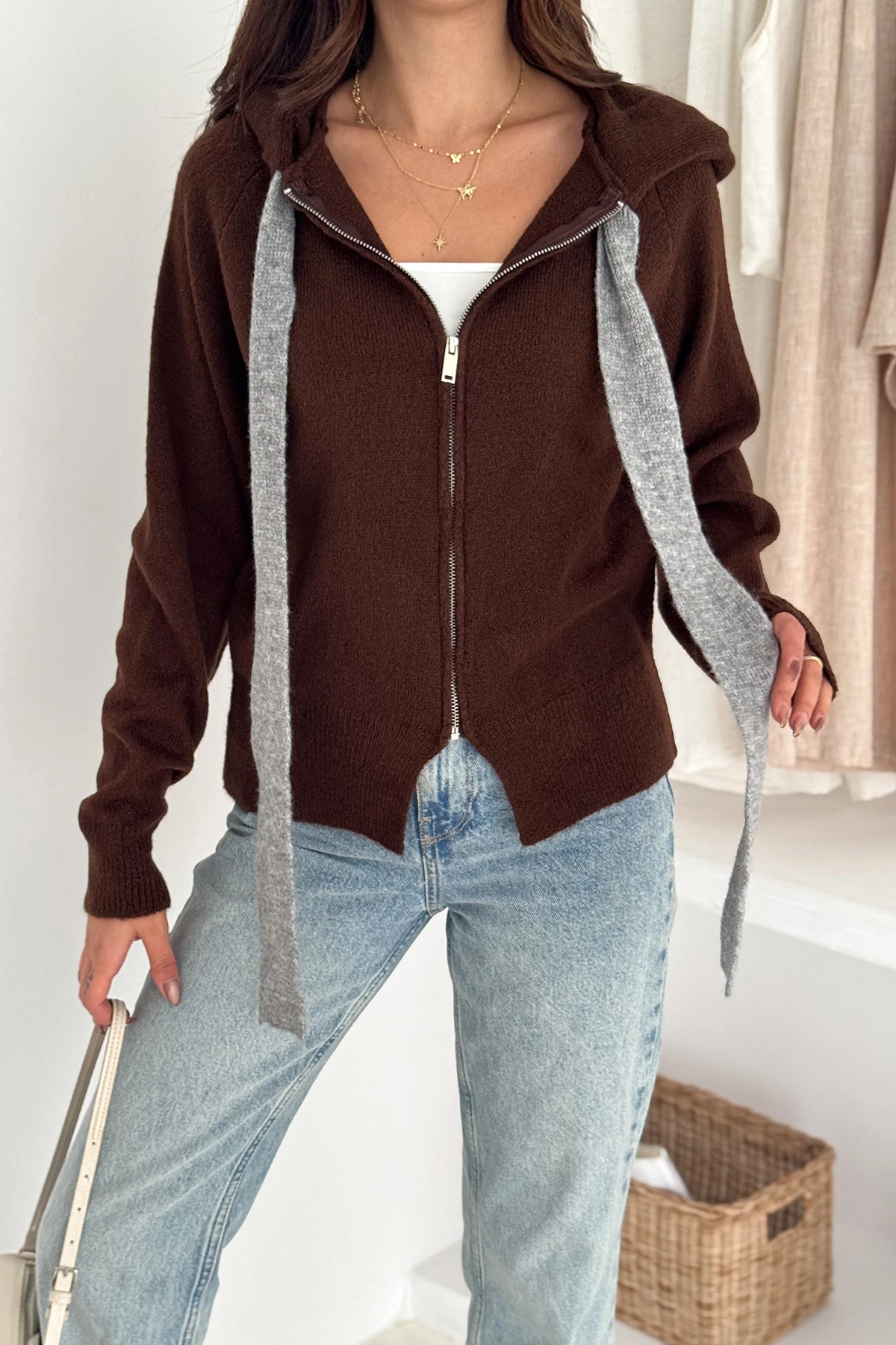 Kadın Fermuarlı Fiyonk Detaylı Triko Ceket – Pointed Hem Tasarım