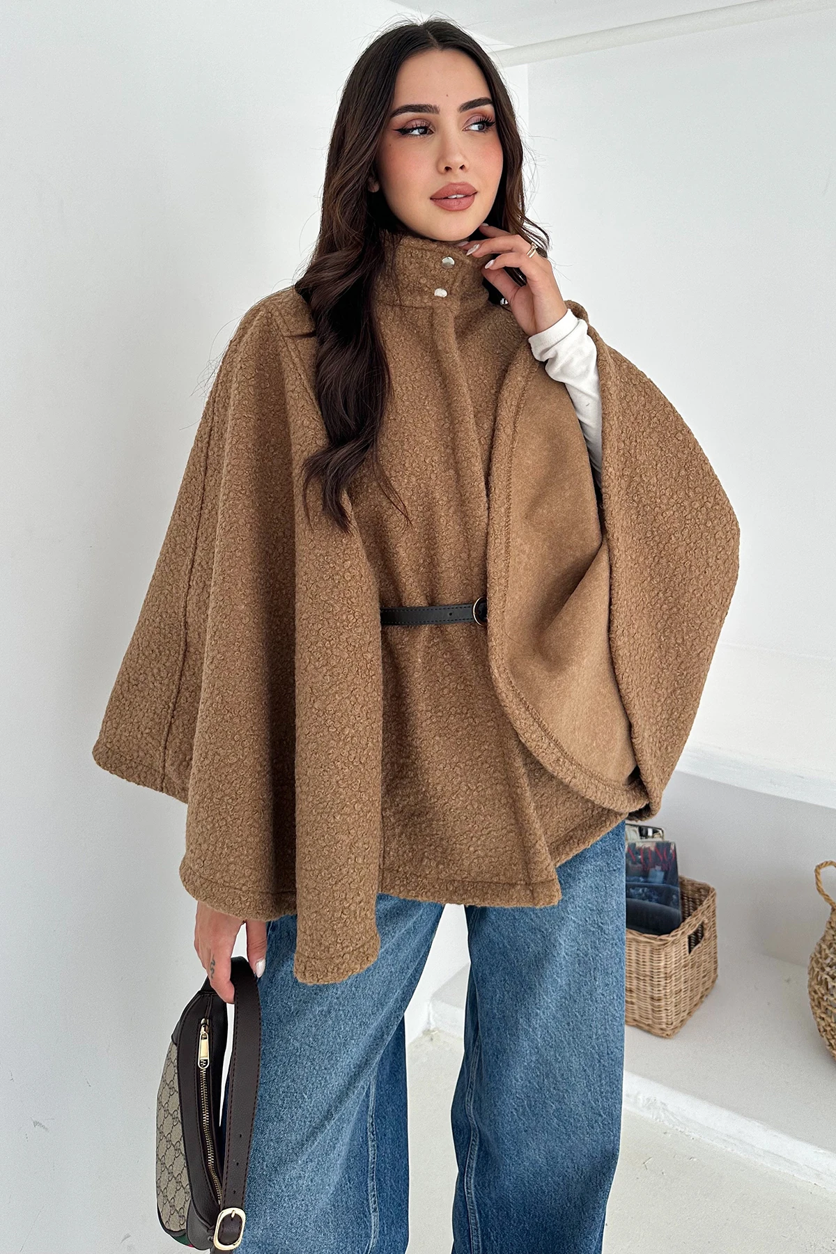 Kadın Kemerli Panço Kaban – Güçlü & Sofistike Stil