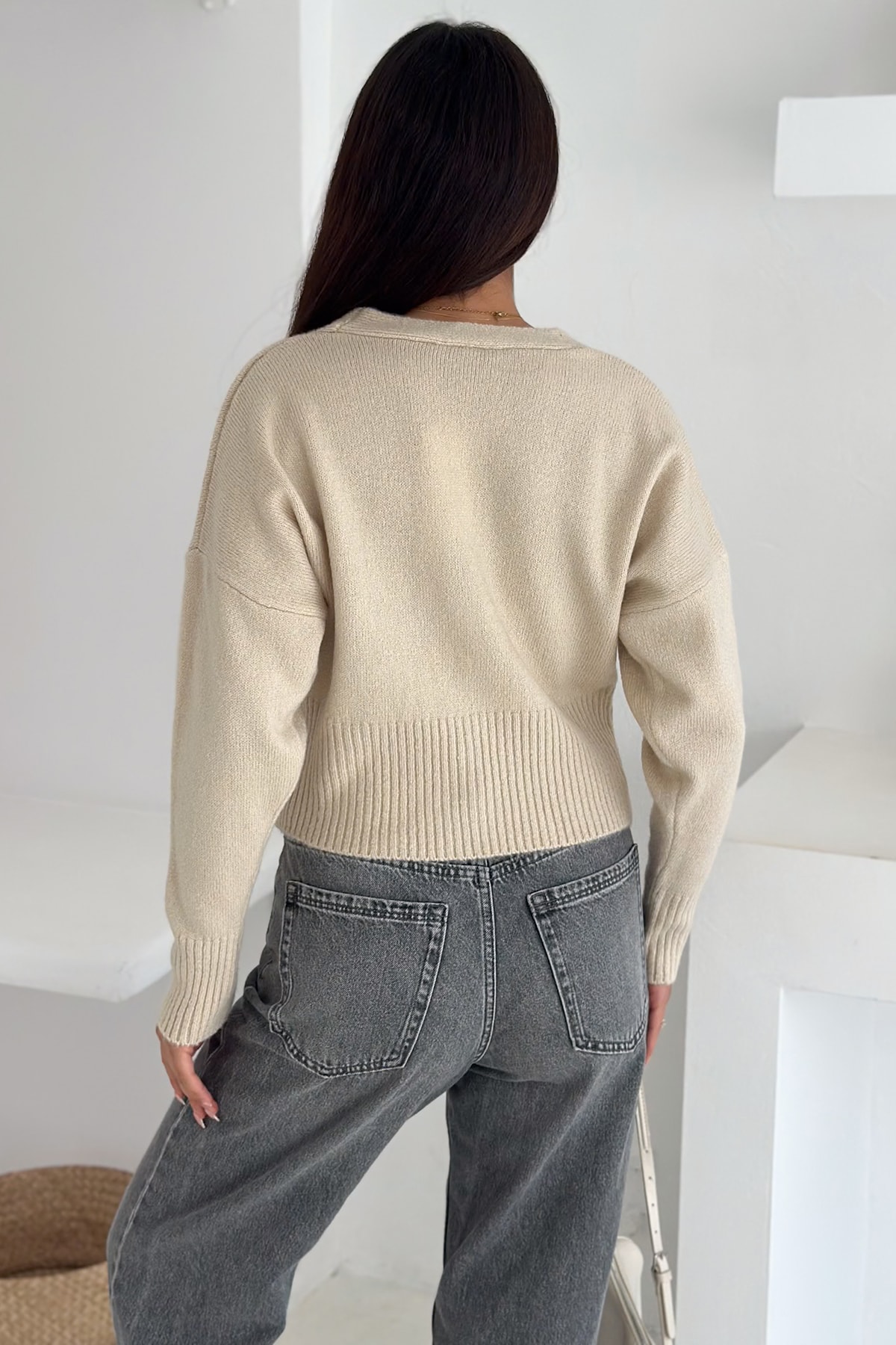 Kadın Çiçek Nakışlı Düğmeli Premium Hırka – Romantik & Zarif Stil