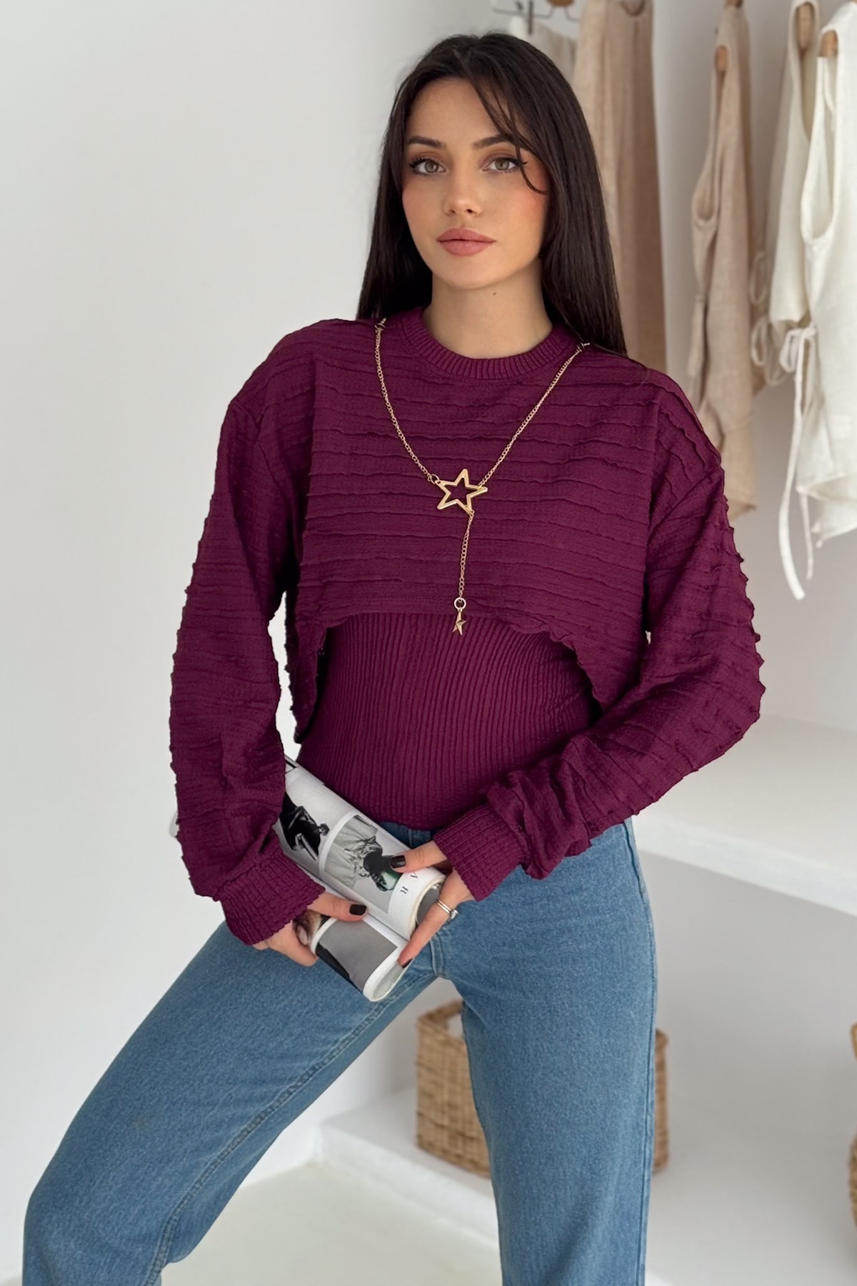 Kadın Dokulu Atlet & Kolye & Sweatshirt Takım – Sıcak & Şehirli Stil
