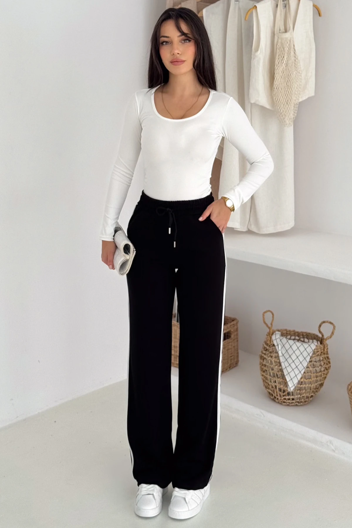 Kadın Çizgili Bağcıklı Bol Paça Eşofman Altı & Pantolon – Sportif & Günlük Konfor