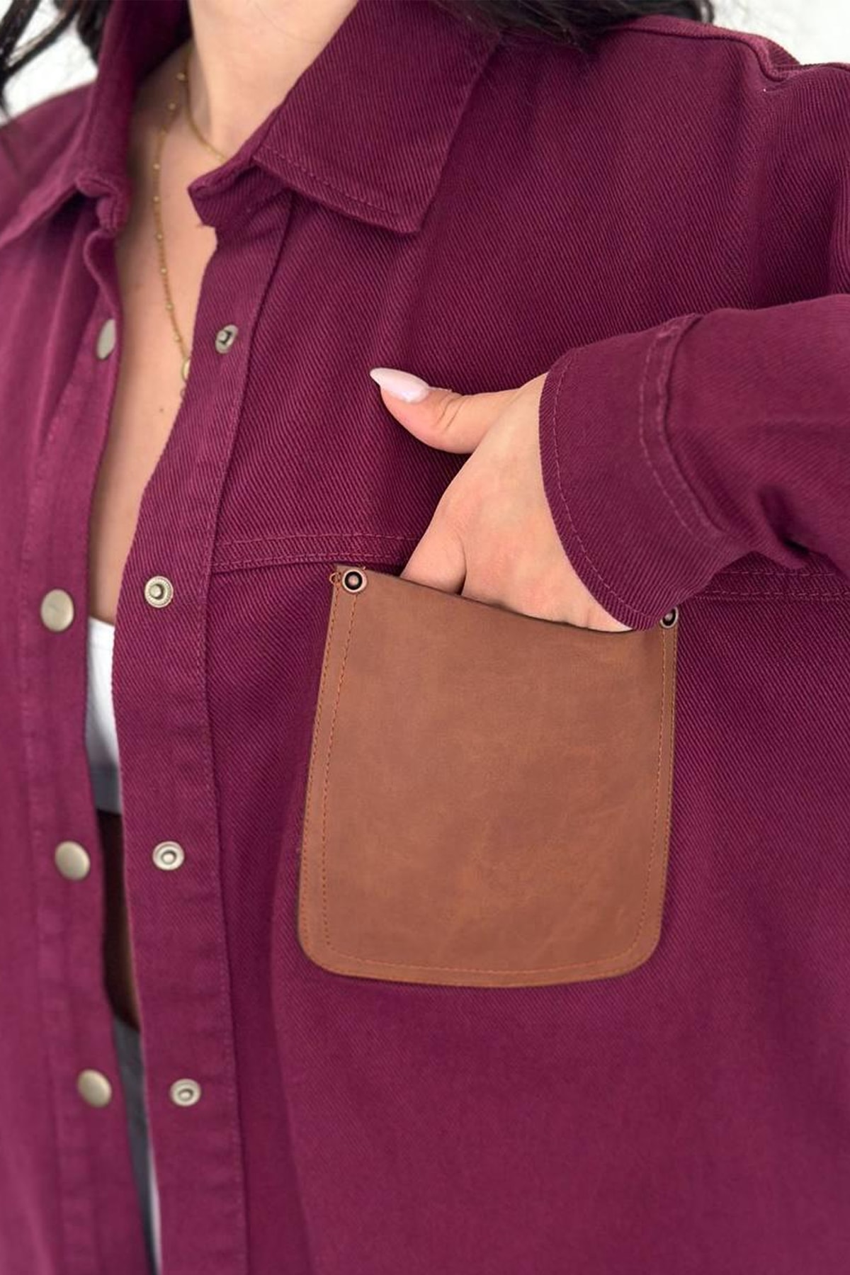 Kadın Püskül Detaylı Renk Bloklu Oversize Kot Gömlek – Katmanlı Stil