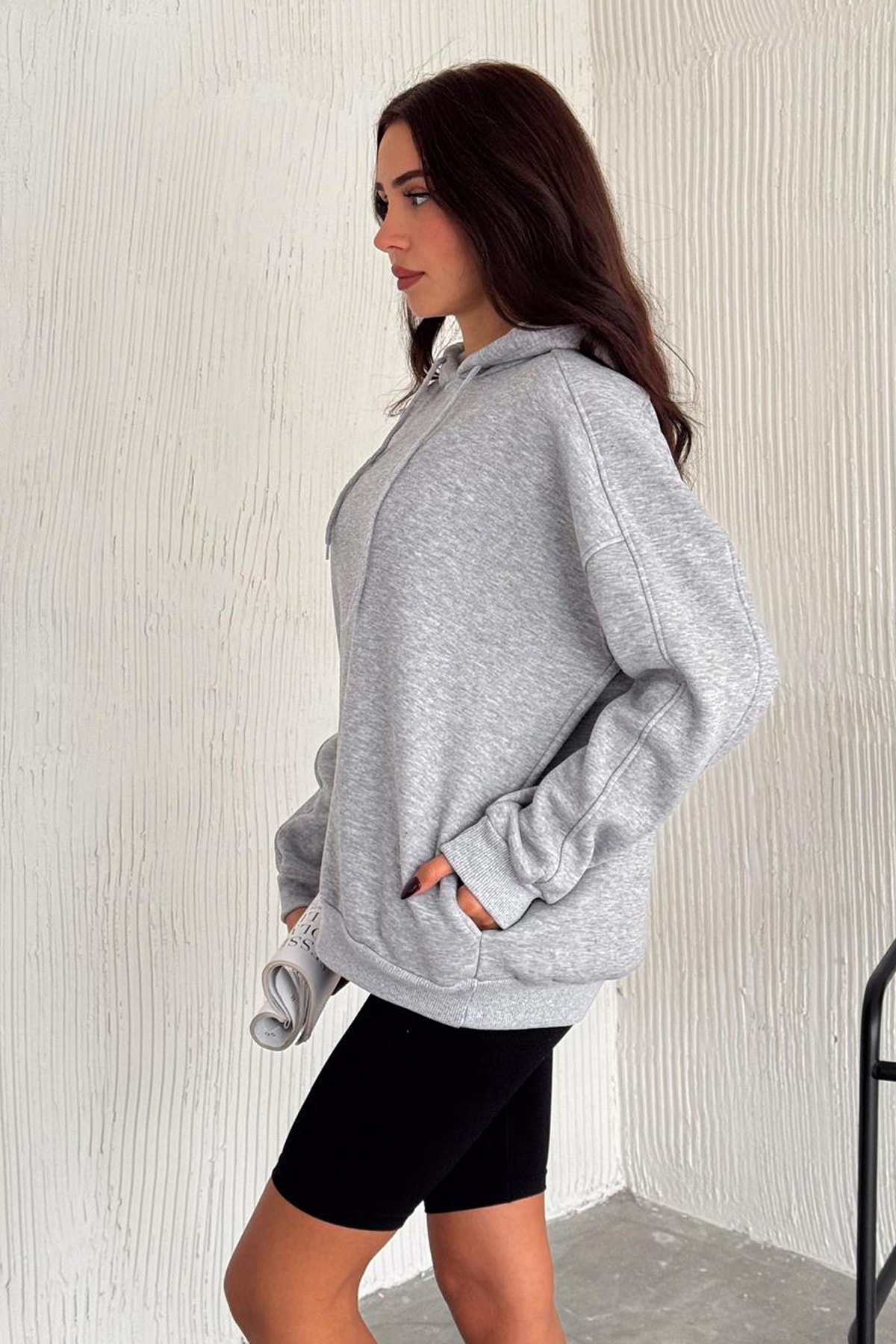 Kadın Oversize Kapüşonlu Sweatshirt – Rahat Kesim & Yumuşak Dokulu
