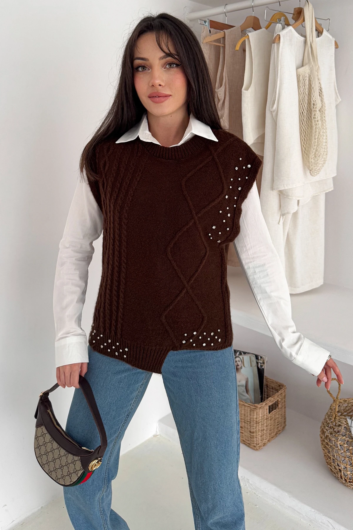 Kadın Asimetrik Örgü Süveter – Dokulu & Zamansız Stil