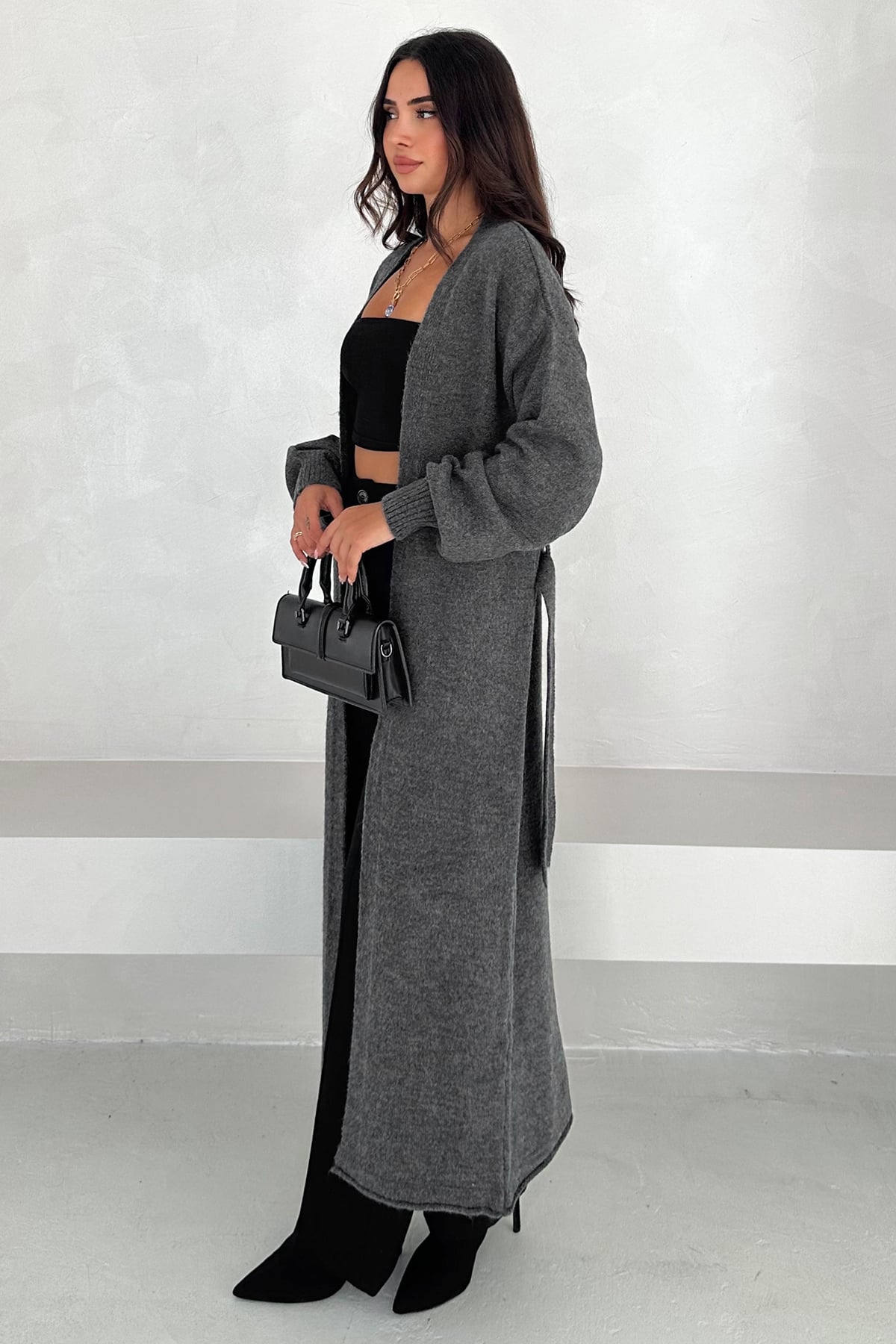 Kadın Uzun Açık Triko Trençkot – Astarsız, Modern & Şehirli Stil