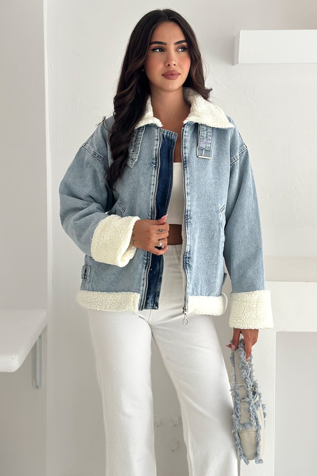 Kadın Peluş Detaylı Jean Ceket – Modern & Rahat