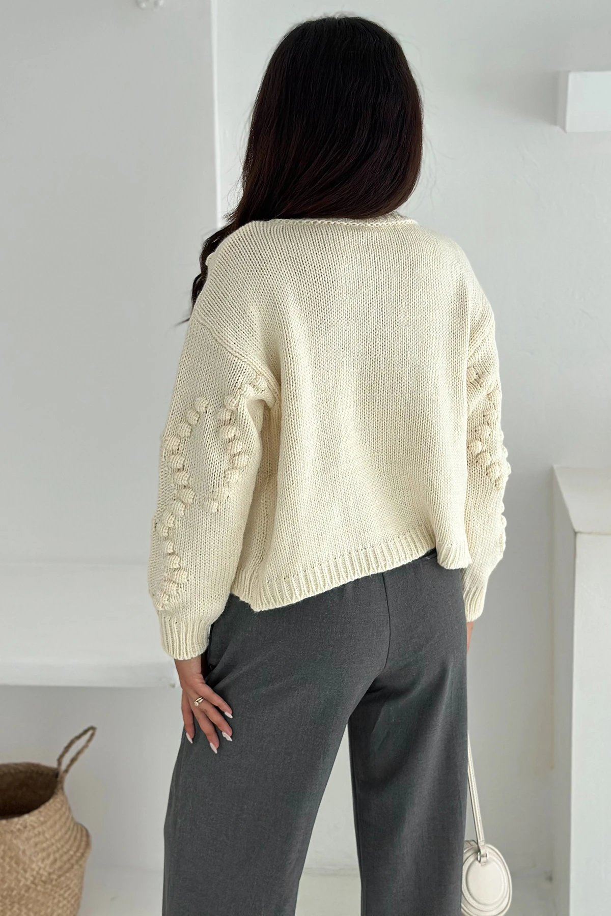 Kadın Düğmeli Dokulu Triko Hırka – Zamansız & Şehirli Stil