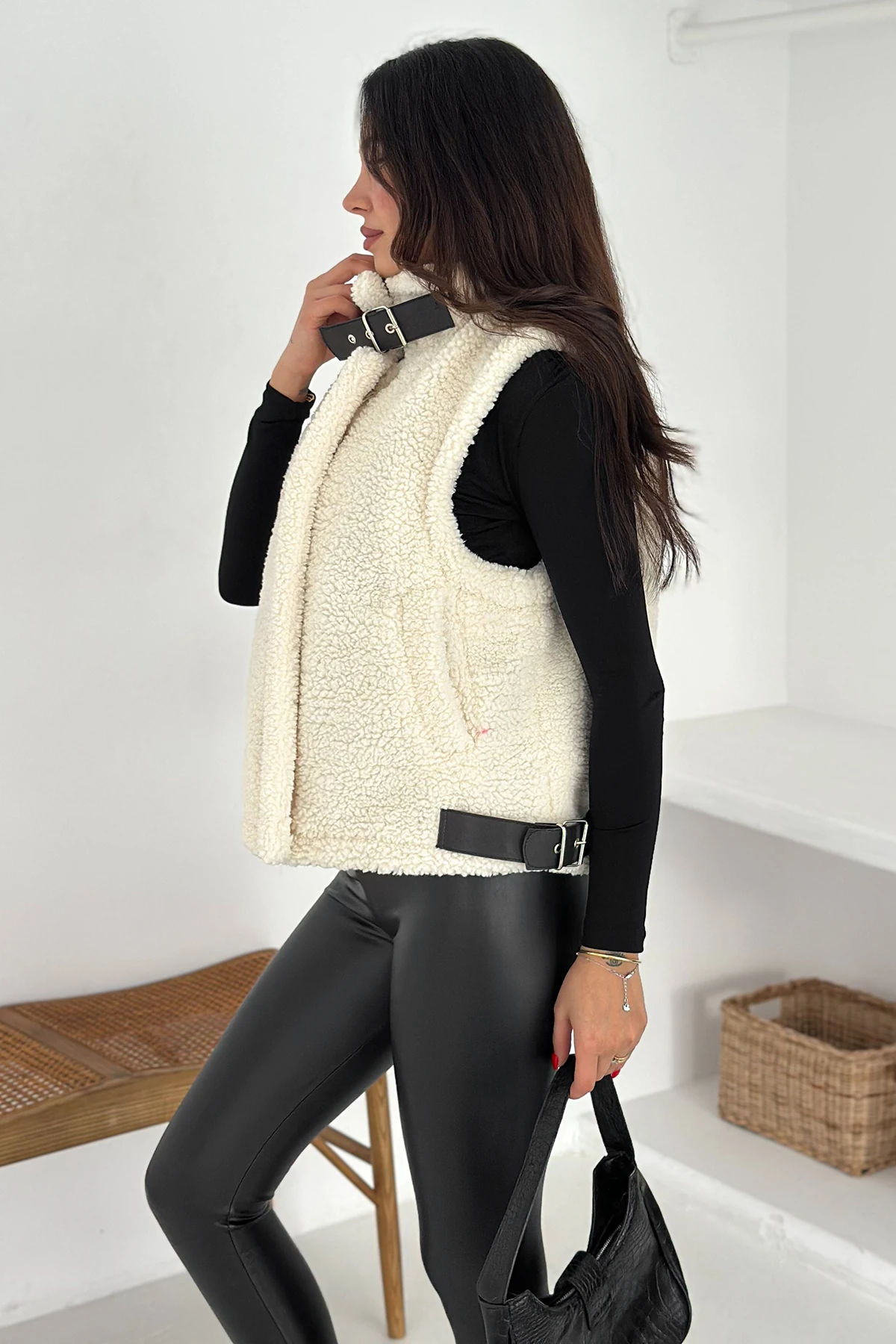 Kadın Tokalı Astarlı Peluş Yelek – Urban Plush