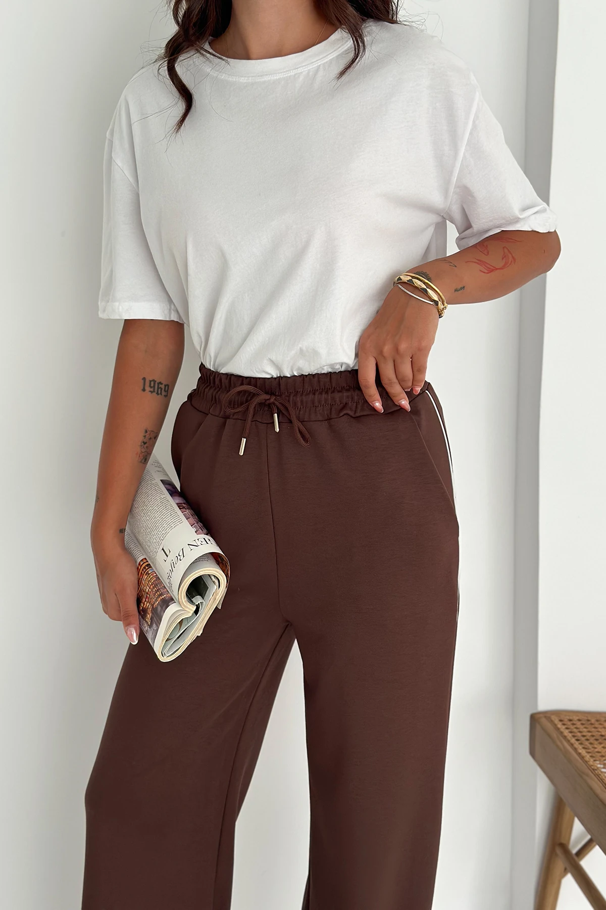 Kadın Lastikli Bel Bağcıklı Bol Paça Pantolon – Rahat & Minimal Stil