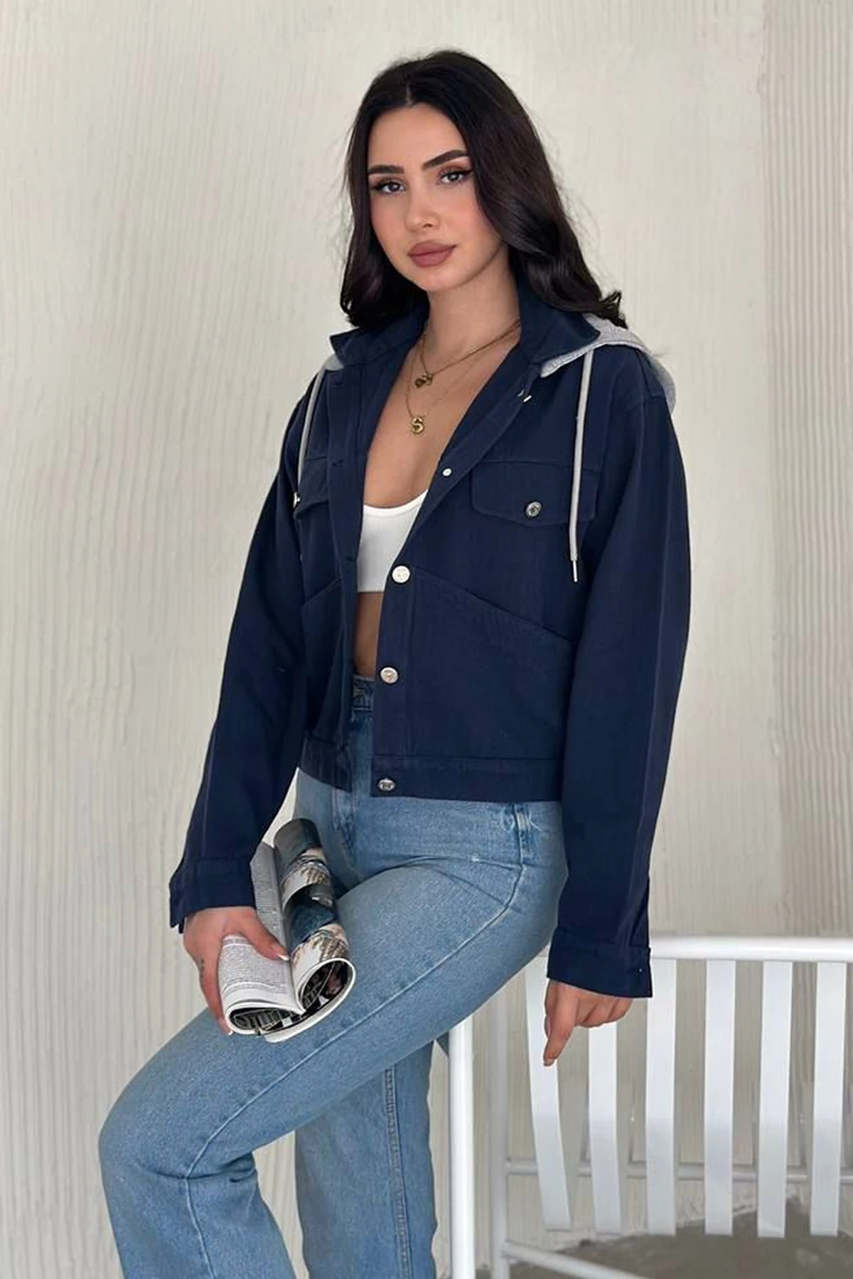 Kadın Kapüşonlu Düğmeli Gabardin Ceket – Sportif & Şehirli Stil