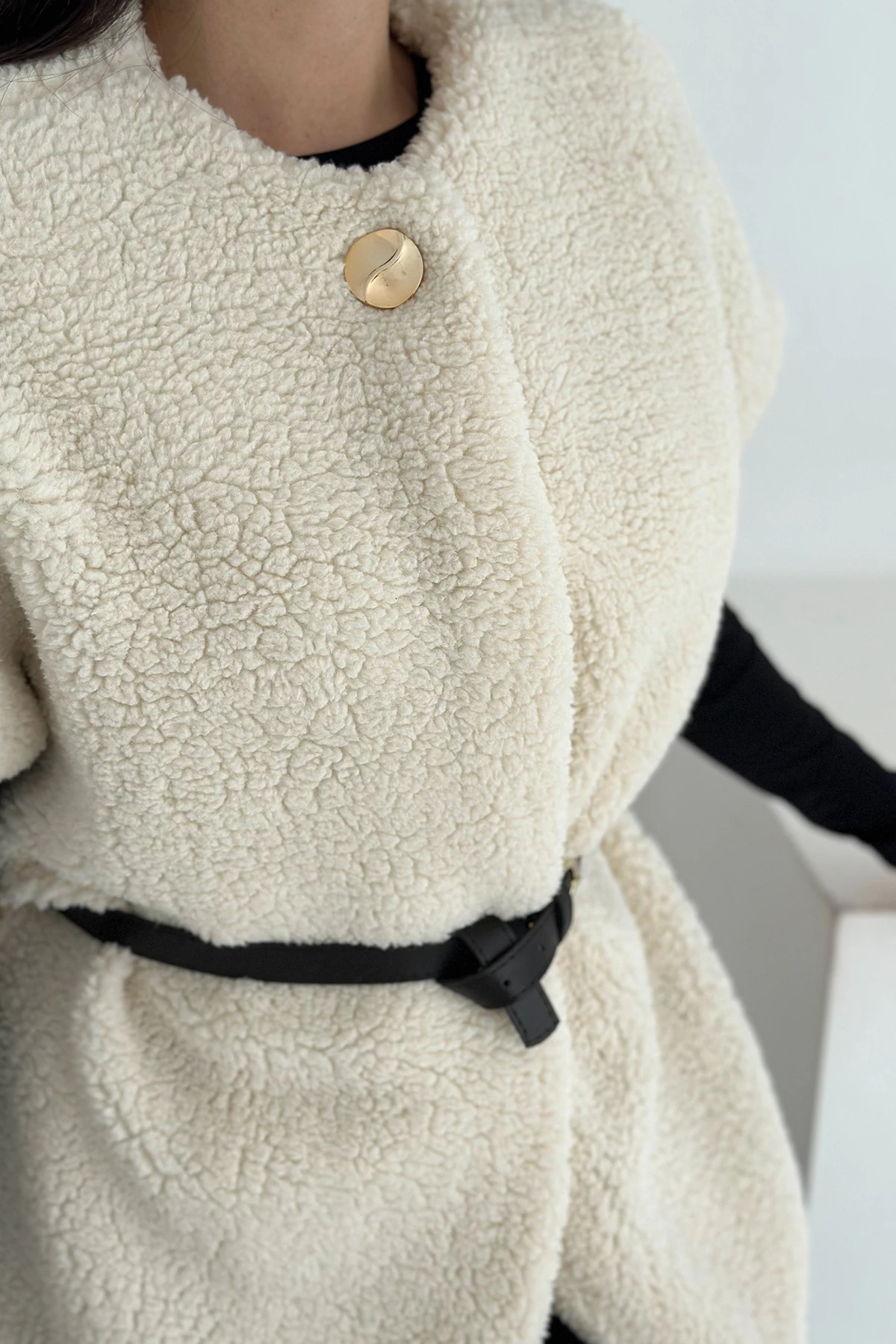 Kadın Kemerli Peluş Yelek – Sıcak & Yapılandırılmış Kış Stili