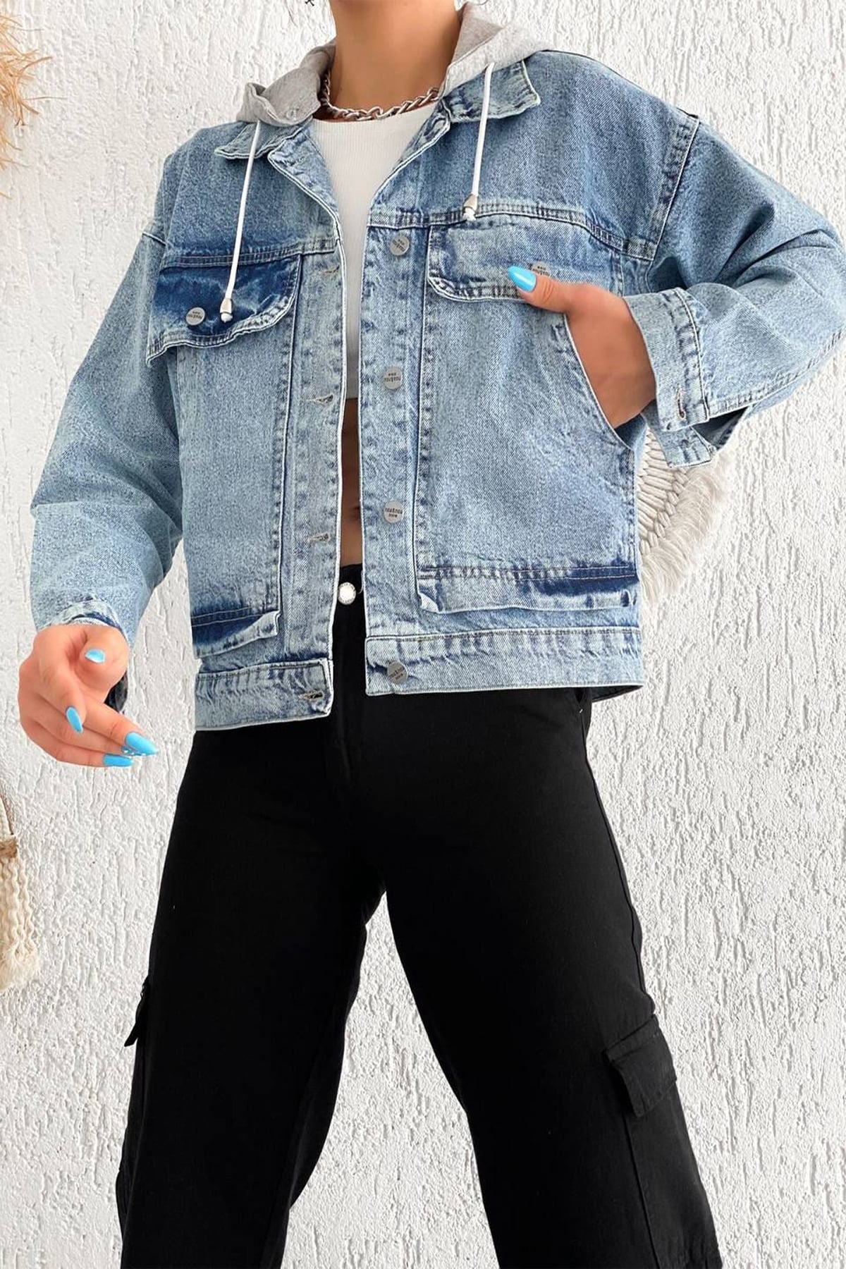 Kadın Çıkarılabilir Kapüşonlu Cepli Denim Ceket – Astarsız & Çok Amaçlı Kullanım