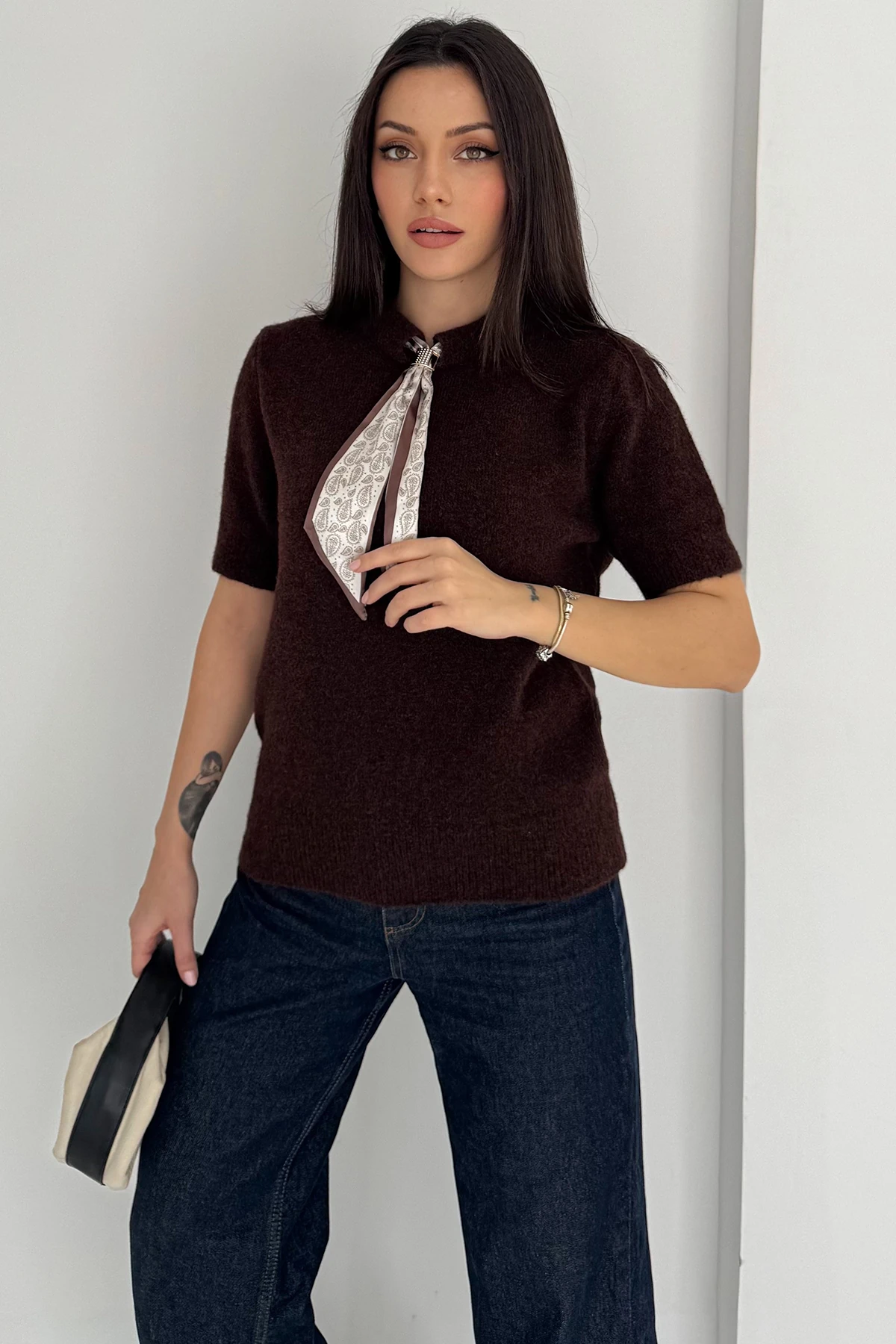 Kadın Kısa Kollu Fular Detaylı Triko Kazak – Soft Elegance