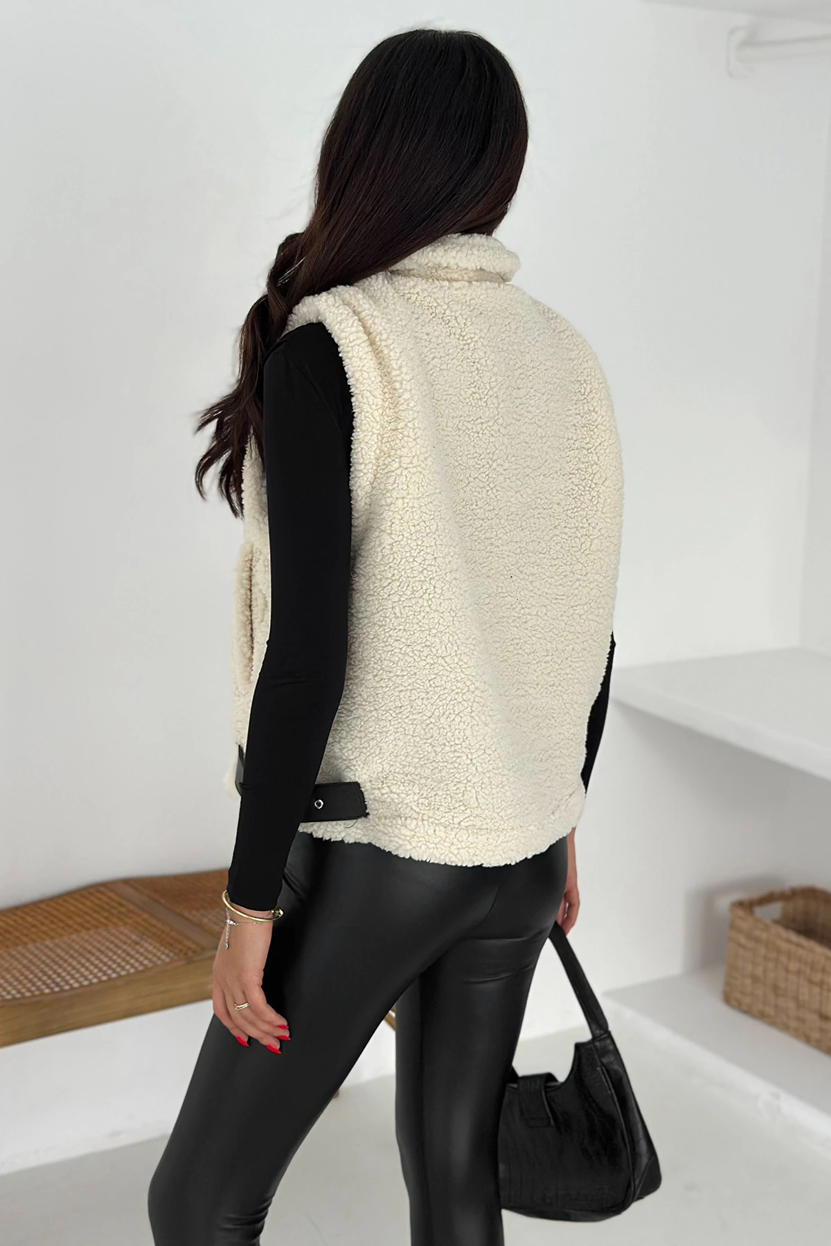 Kadın Tokalı Astarlı Peluş Yelek – Urban Plush