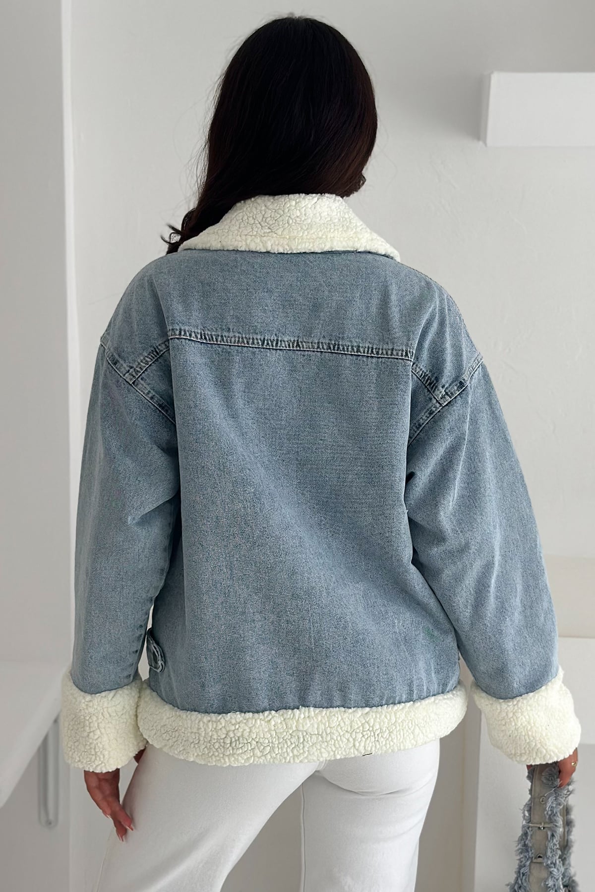 Kadın Peluş Detaylı Jean Ceket – Modern & Rahat