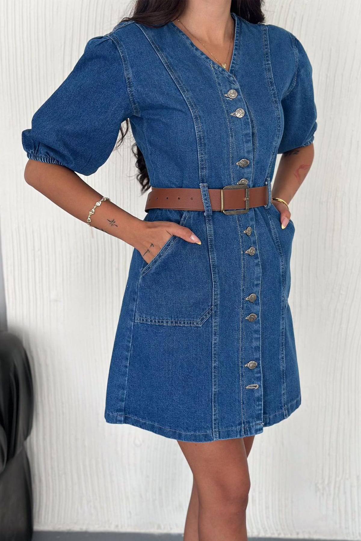 Kadın Düğmeli Denim Elbise – Deri Kemerli & Modern Kesim