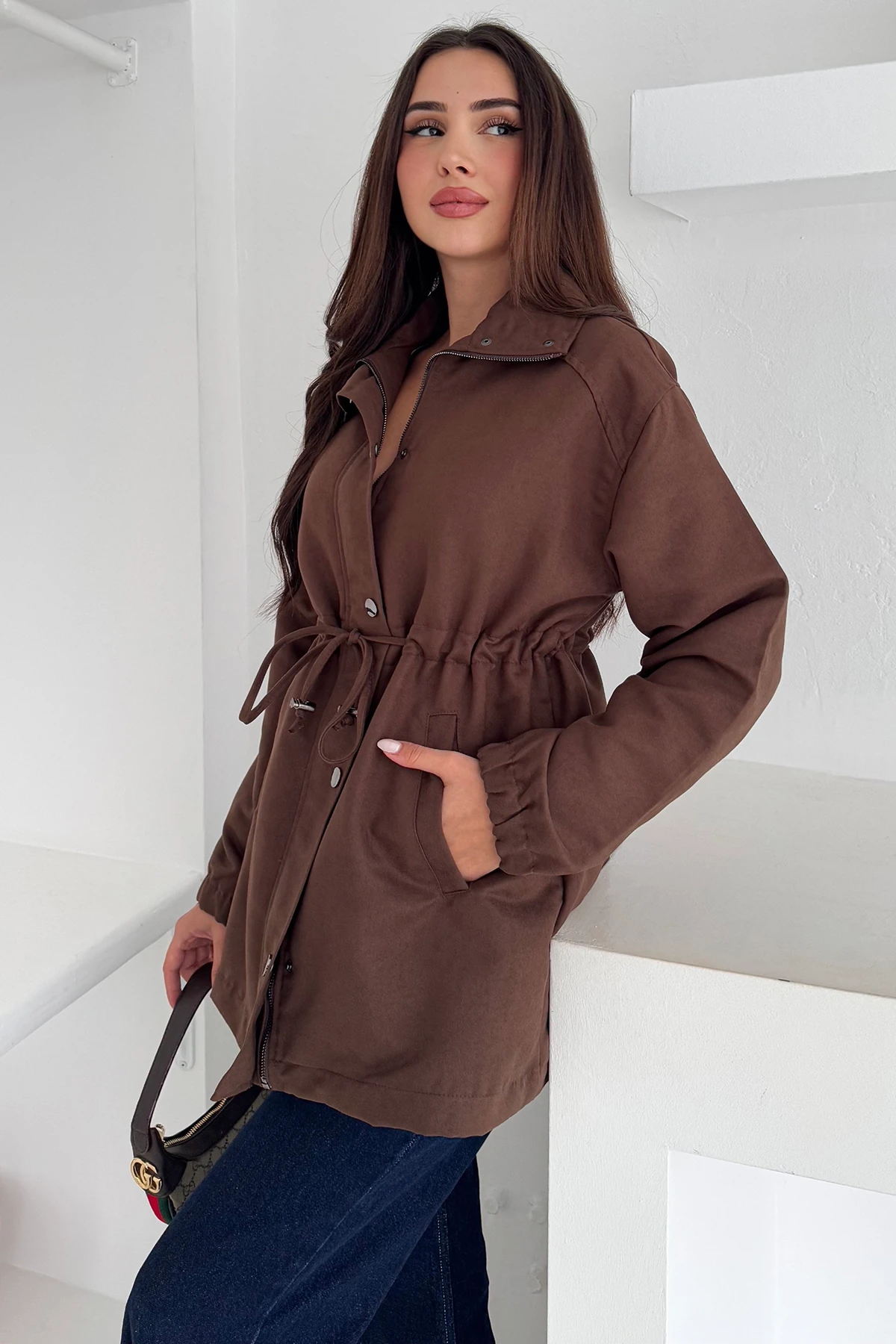 Kadın Bel Büzgülü Düğmeli Ceket – Fonksiyonel & Modern Stil