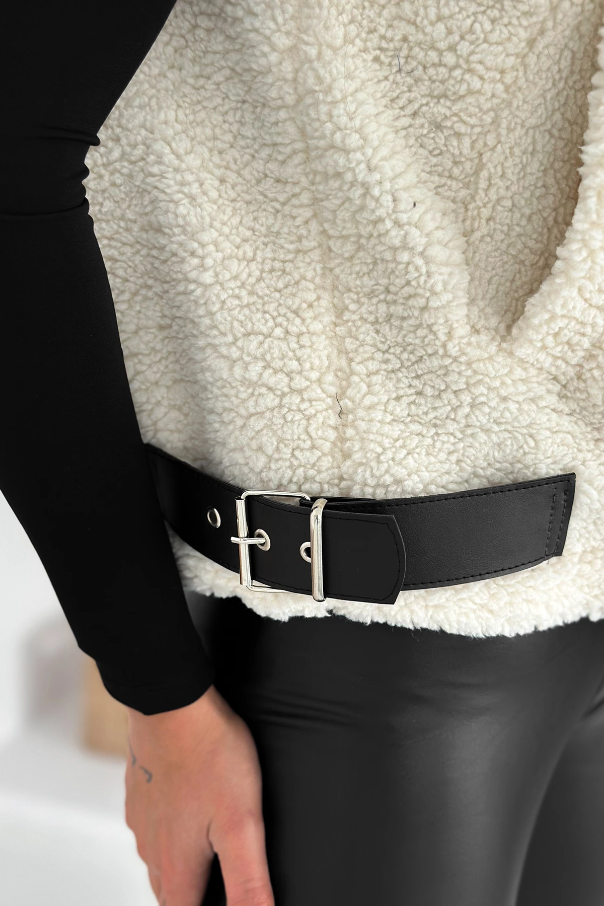 Kadın Tokalı Astarlı Peluş Yelek – Urban Plush