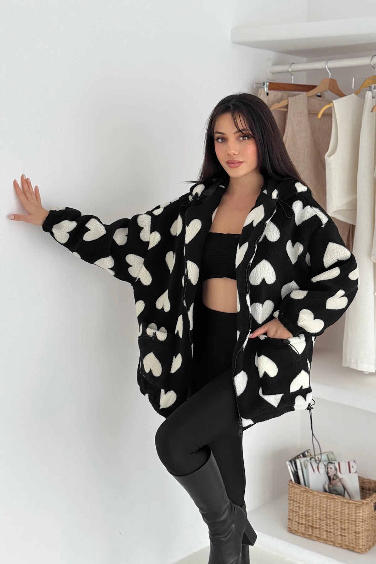 Kadın Oversize Kalp Desenli Polar Mont – Sıcak & İddialı Stil