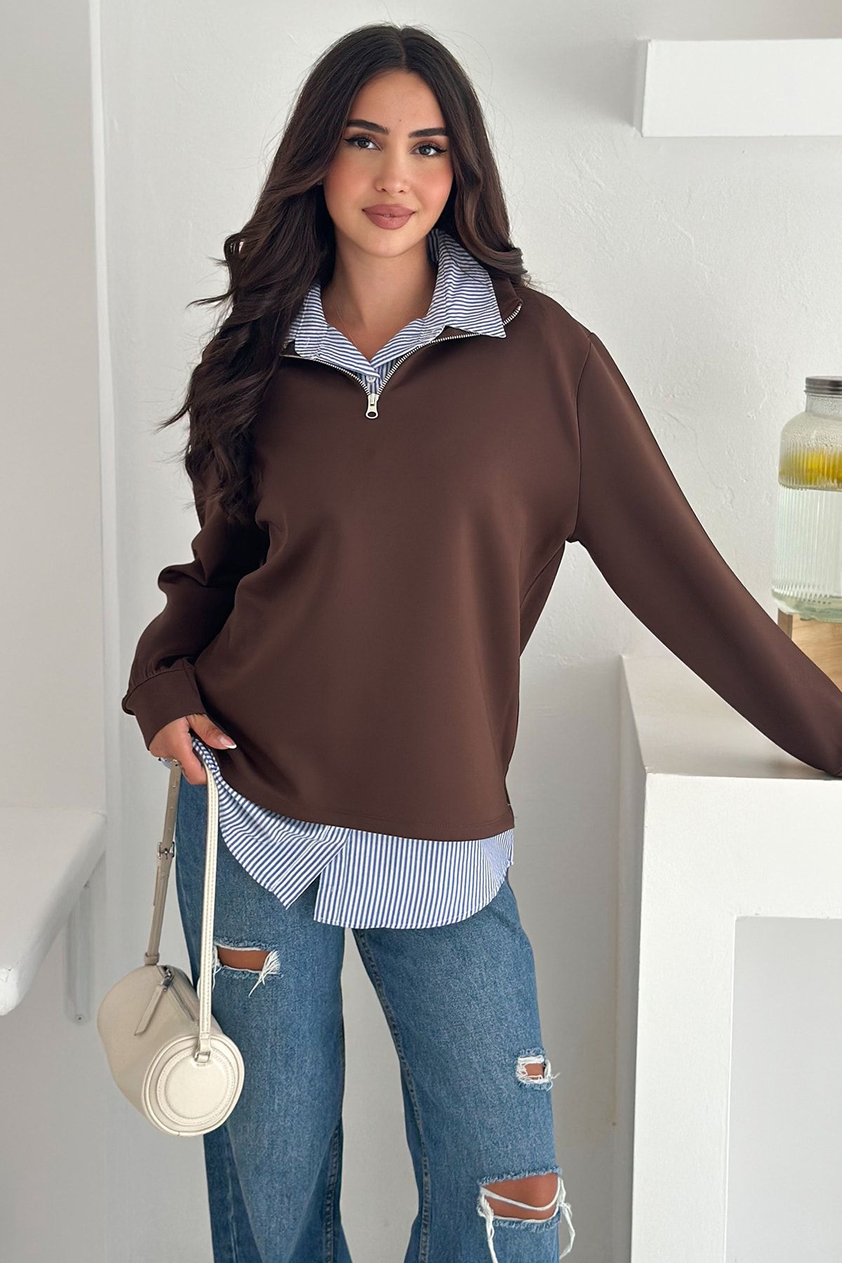 Fermuarlı Oversize Sweatshirt & Gömlek – Katmanlı Şehir Stili