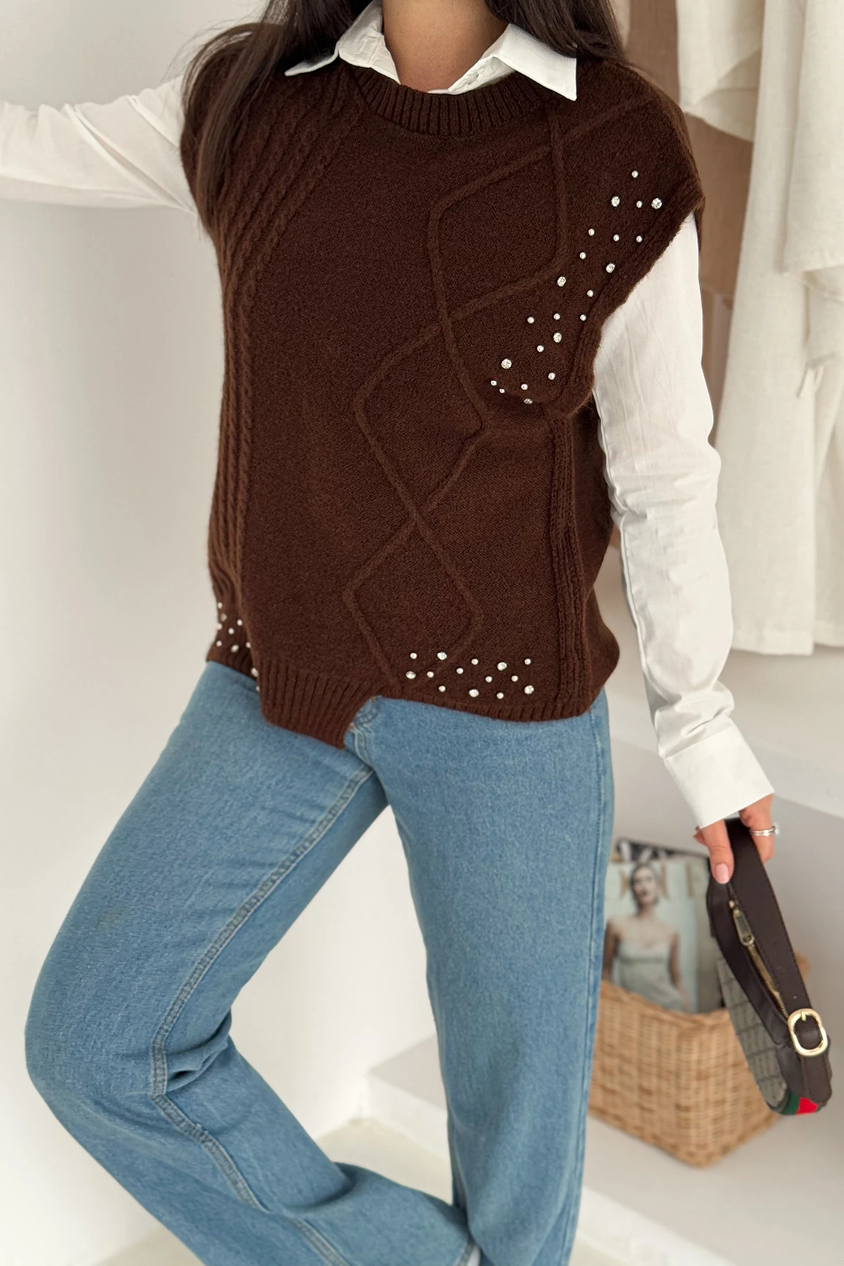 Kadın Asimetrik Örgü Süveter – Dokulu & Zamansız Stil