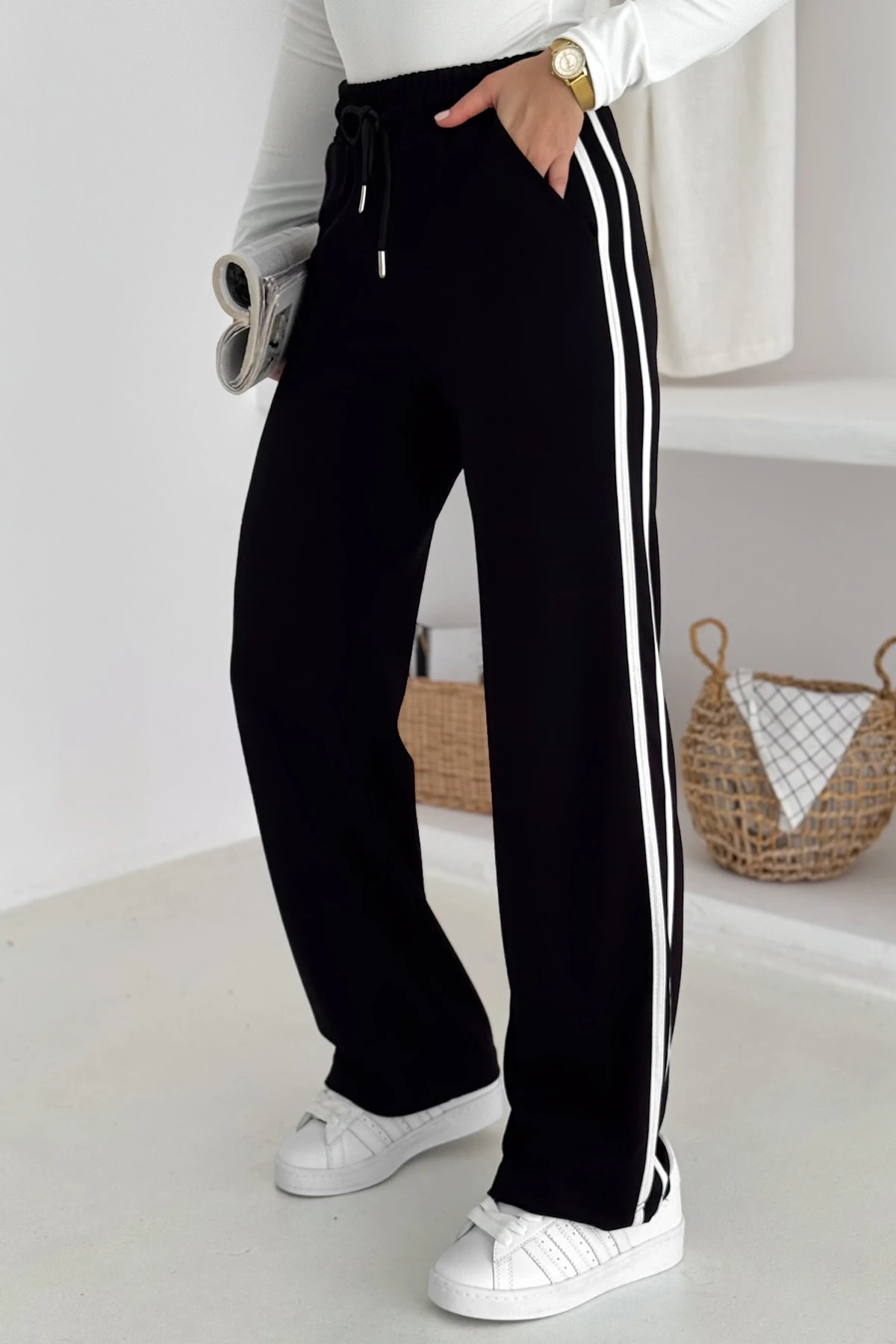 Kadın Çizgili Bağcıklı Bol Paça Eşofman Altı & Pantolon – Sportif & Günlük Konfor