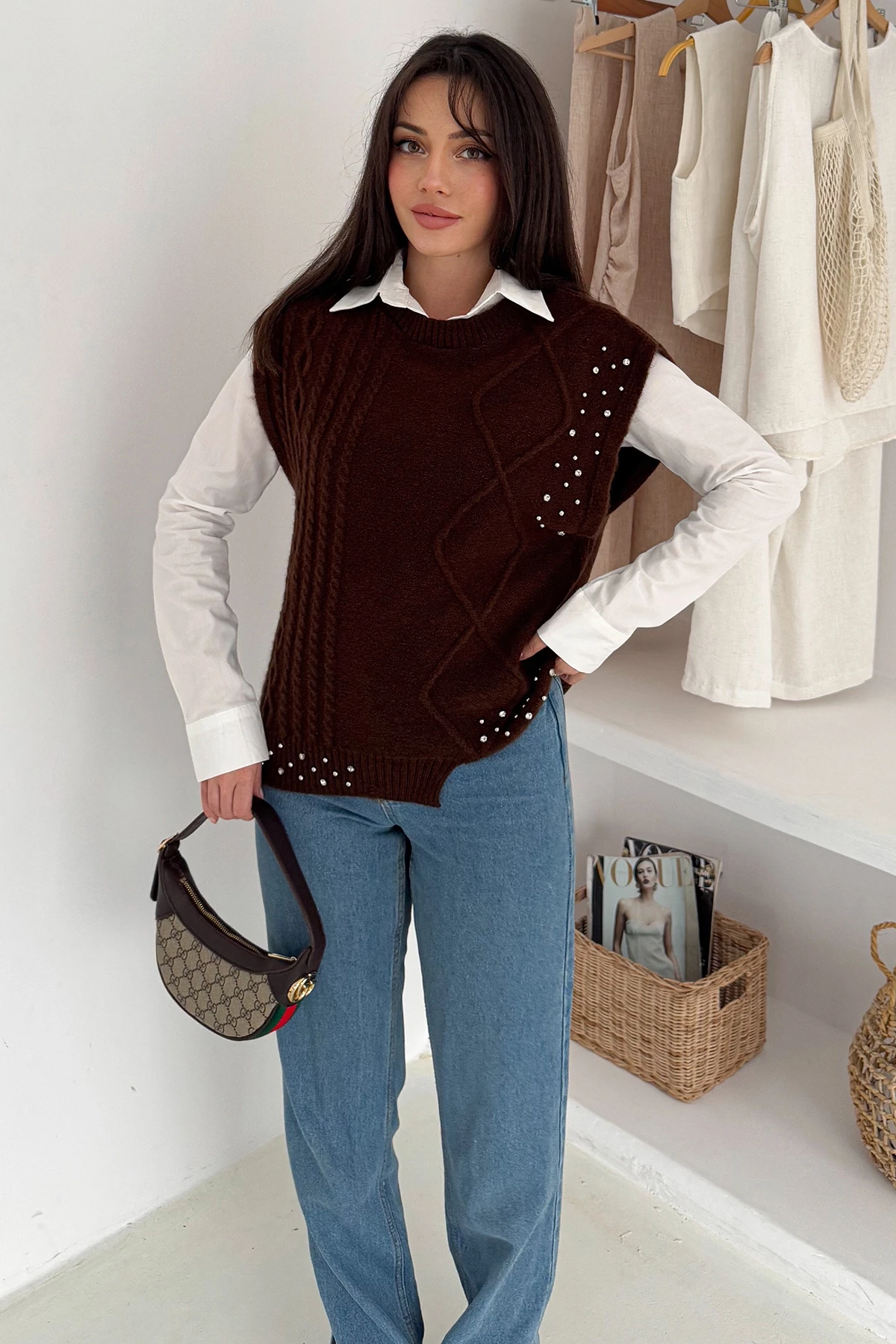 Kadın Asimetrik Örgü Süveter – Dokulu & Zamansız Stil