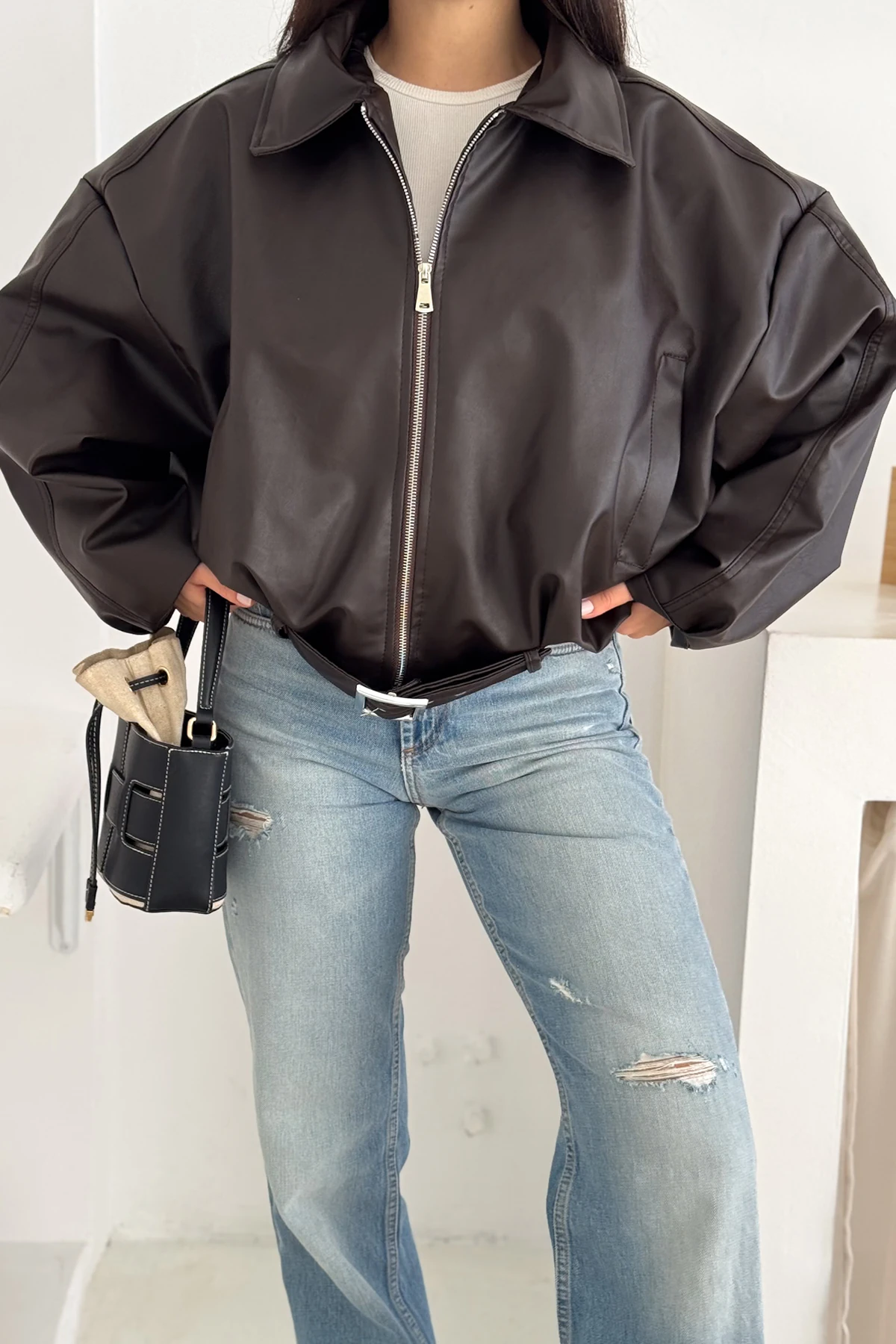 Kadın Oversize Deri Ceket – Güçlü & Sokak Stili