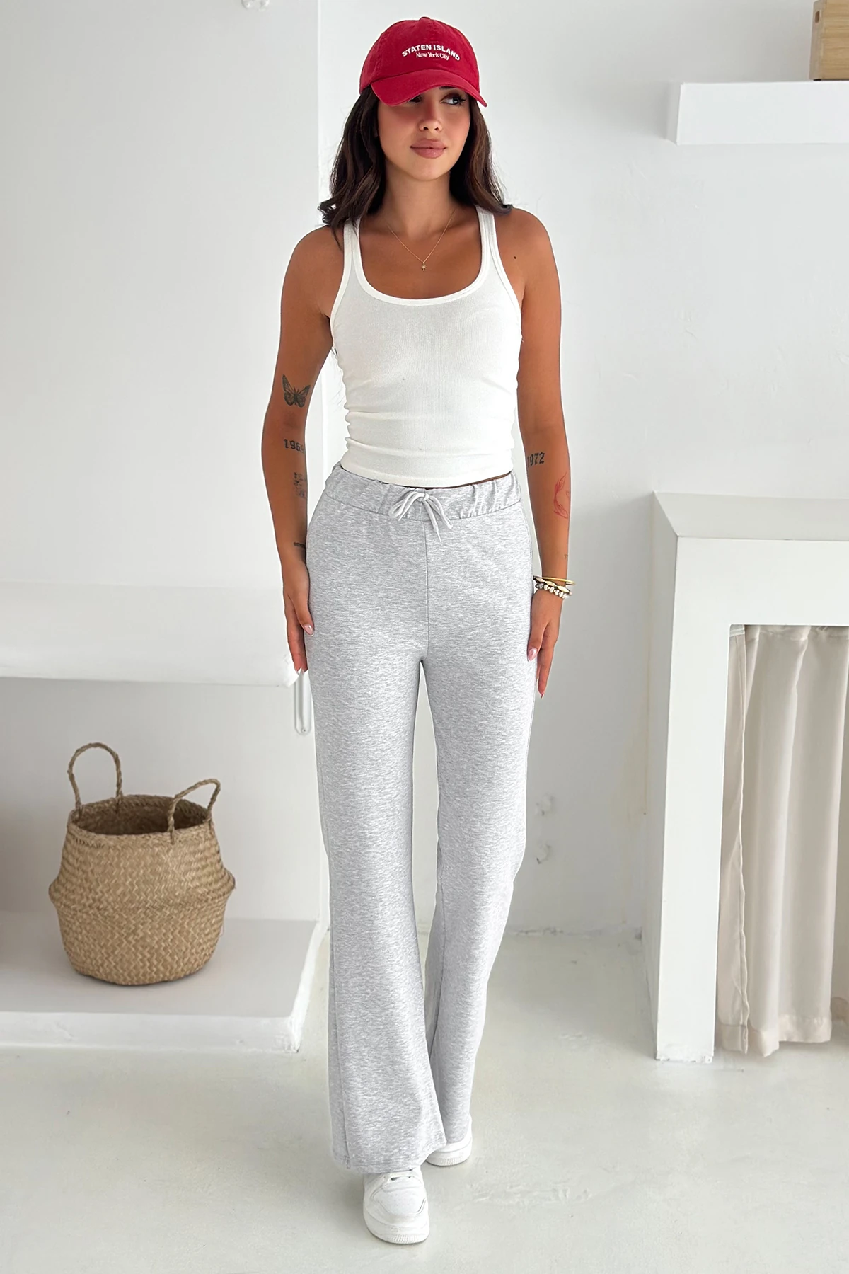 Kadın Yüksek Bel Düz Paça Tayt – Bağcıklı & Rahat Kesim