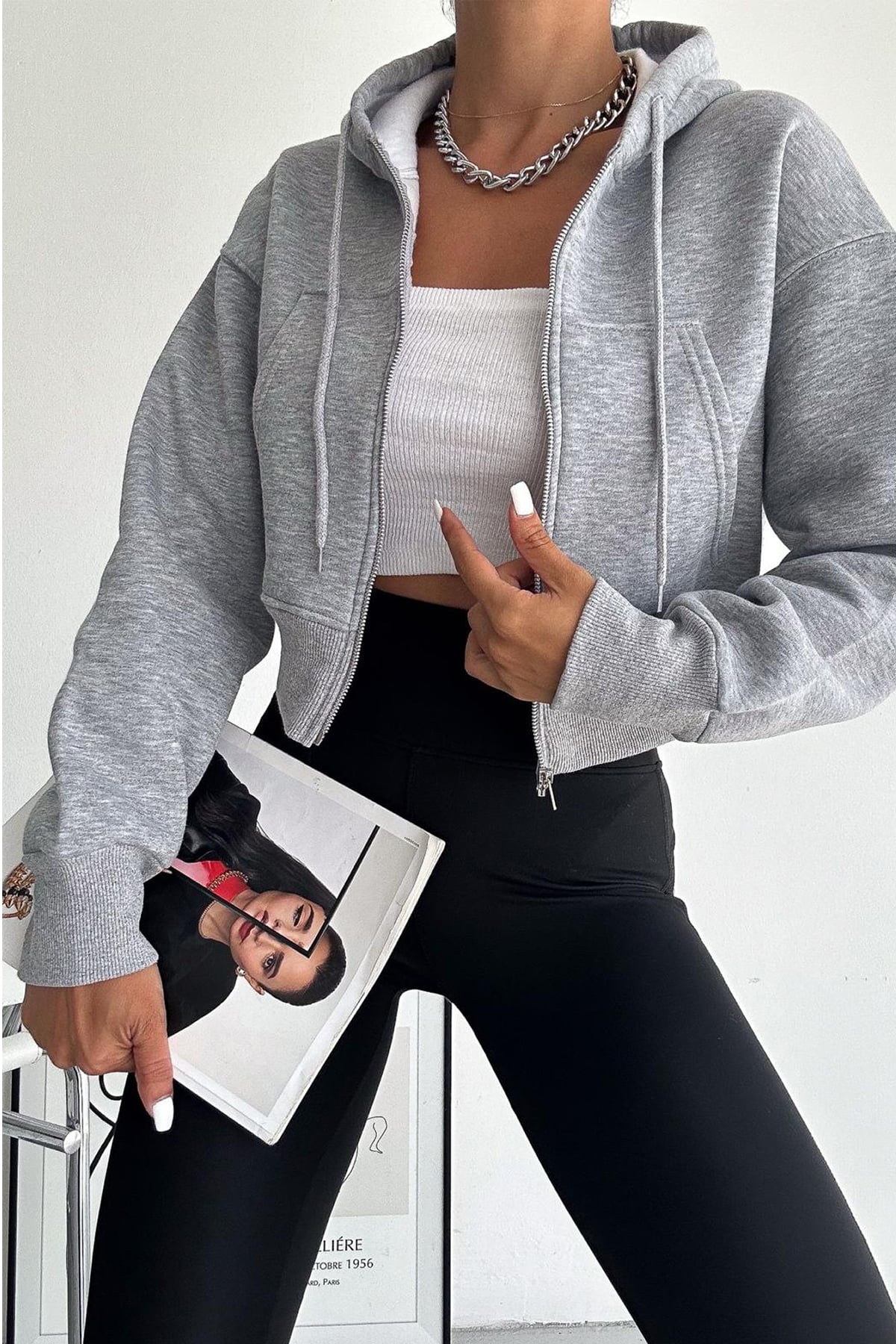 Kadın Gri Fermuarlı Oversize Hoodie – Günlük & Sokak Stili