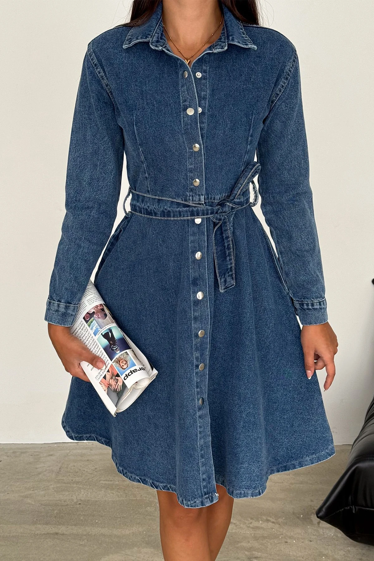 Kadın Kuşaklı Düğmeli Denim Elbise – Timeless Fit
