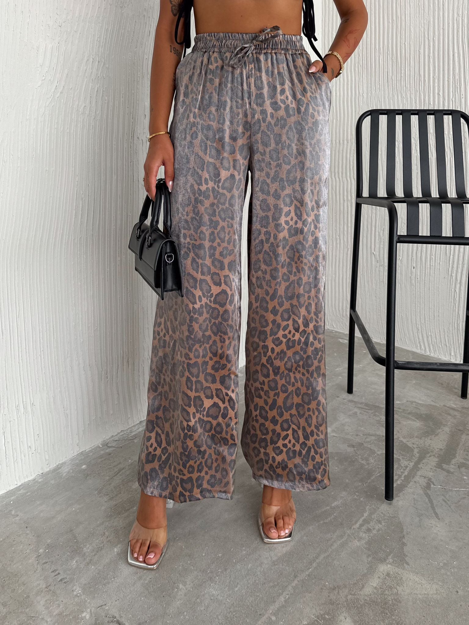 Kadın Leopar Desenli Bol Paça Pantolon – Cesur & Şık Stil