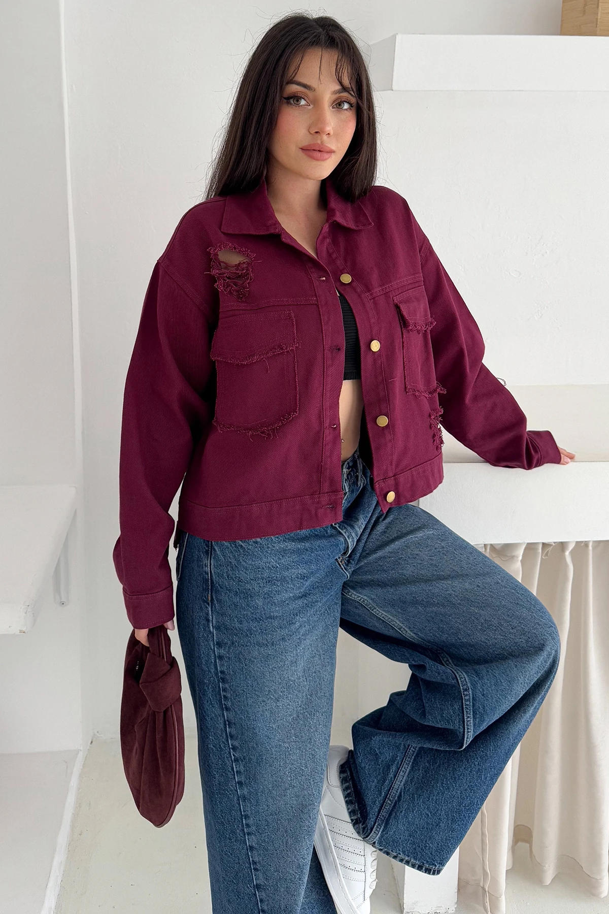 Kadın Yırtık Detaylı Crop Ceket – Dinamik & Sokak Stili