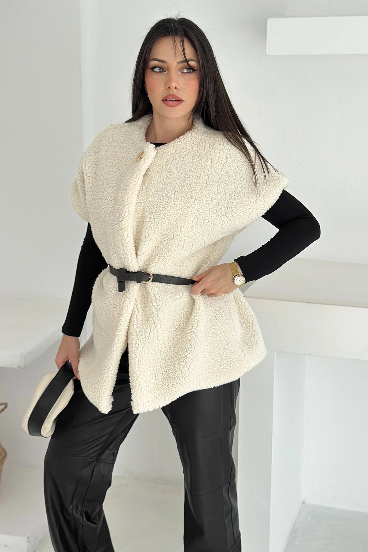 Kadın Kemerli Peluş Yelek – Sıcak & Yapılandırılmış Kış Stili