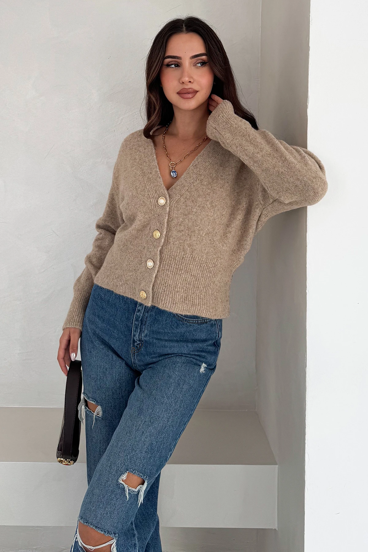 Kadın Düğmeli V Yaka Triko Hırka – Klasik & Şehirli Stil