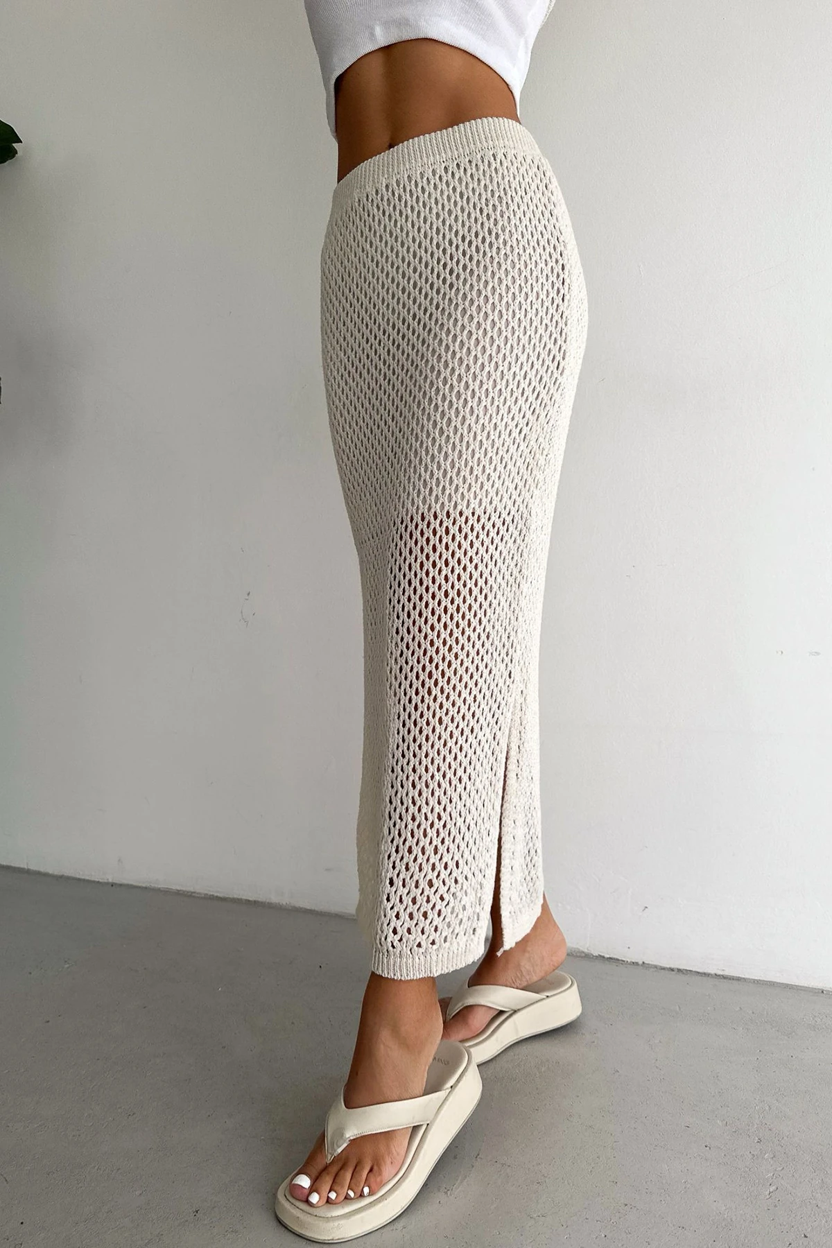 Kadın Örgü Dokulu Yırtmaçlı Midi Etek – Hafif & Yazlık Stil