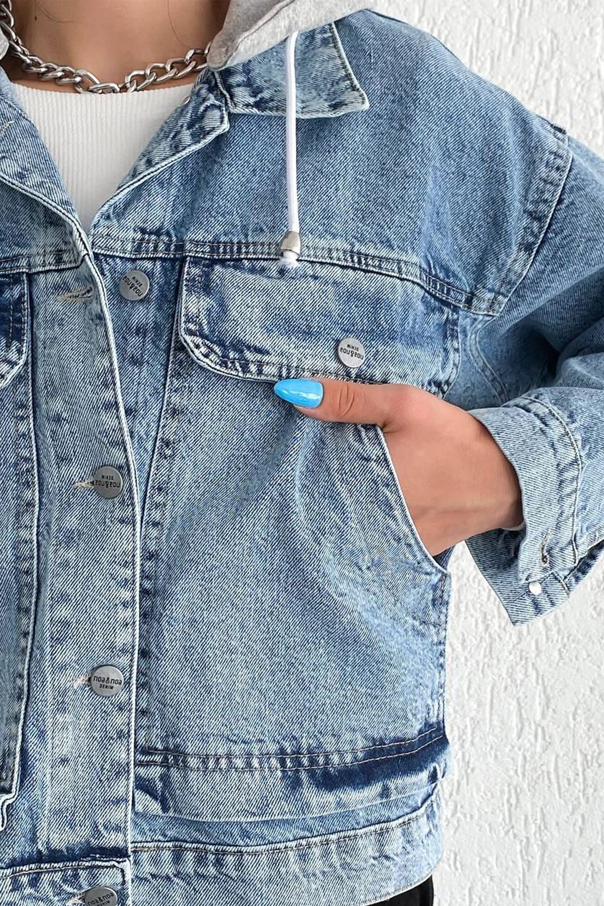 Kadın Çıkarılabilir Kapüşonlu Cepli Denim Ceket – Astarsız & Çok Amaçlı Kullanım
