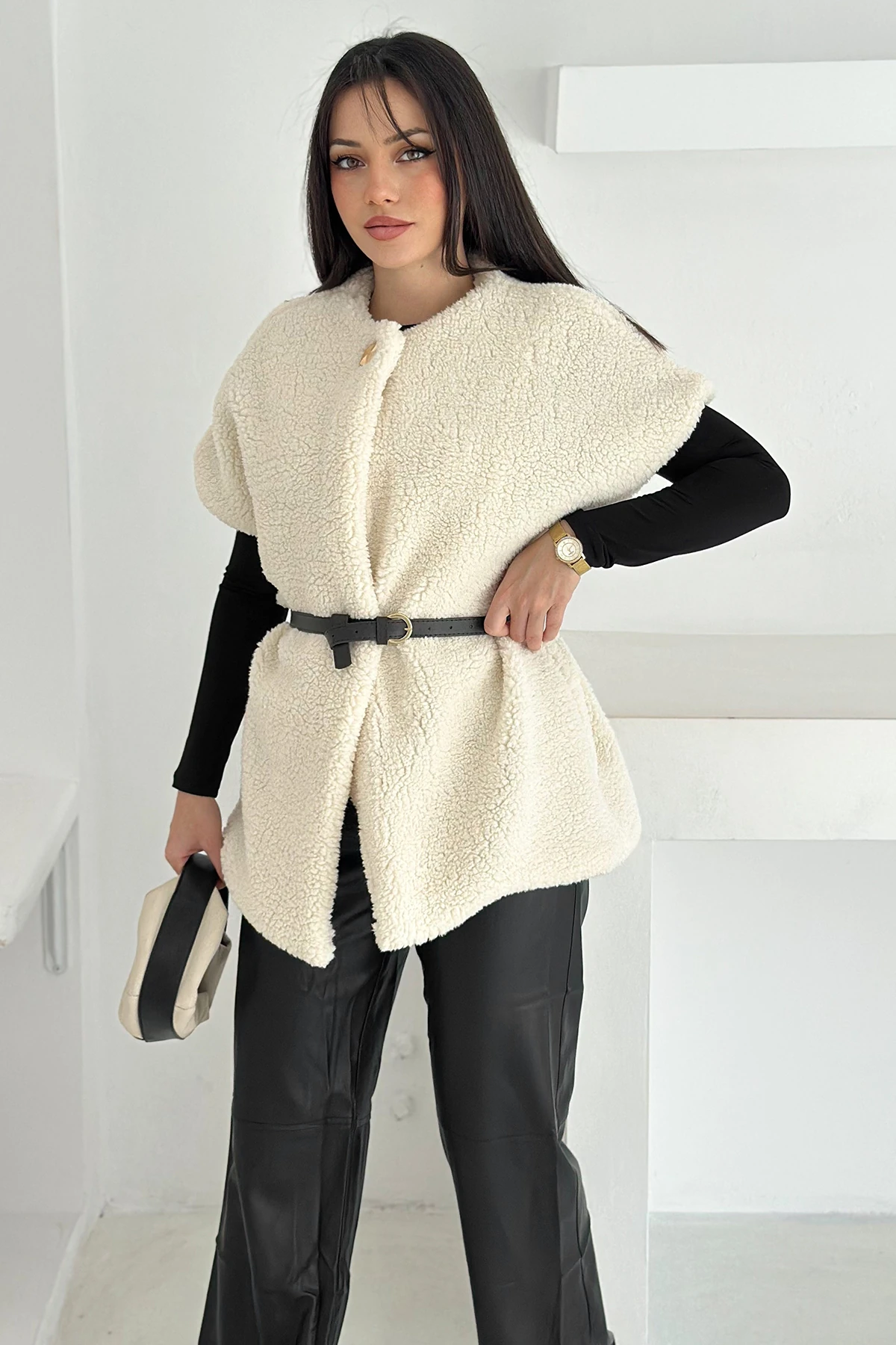 Kadın Kemerli Peluş Yelek – Sıcak & Yapılandırılmış Kış Stili