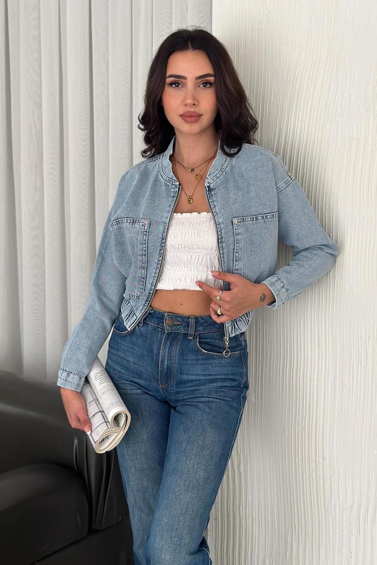 Kadın Yakalı Fermuarlı Gizli Cepli Denim Ceket – Fonksiyonel & Şehirli Stil